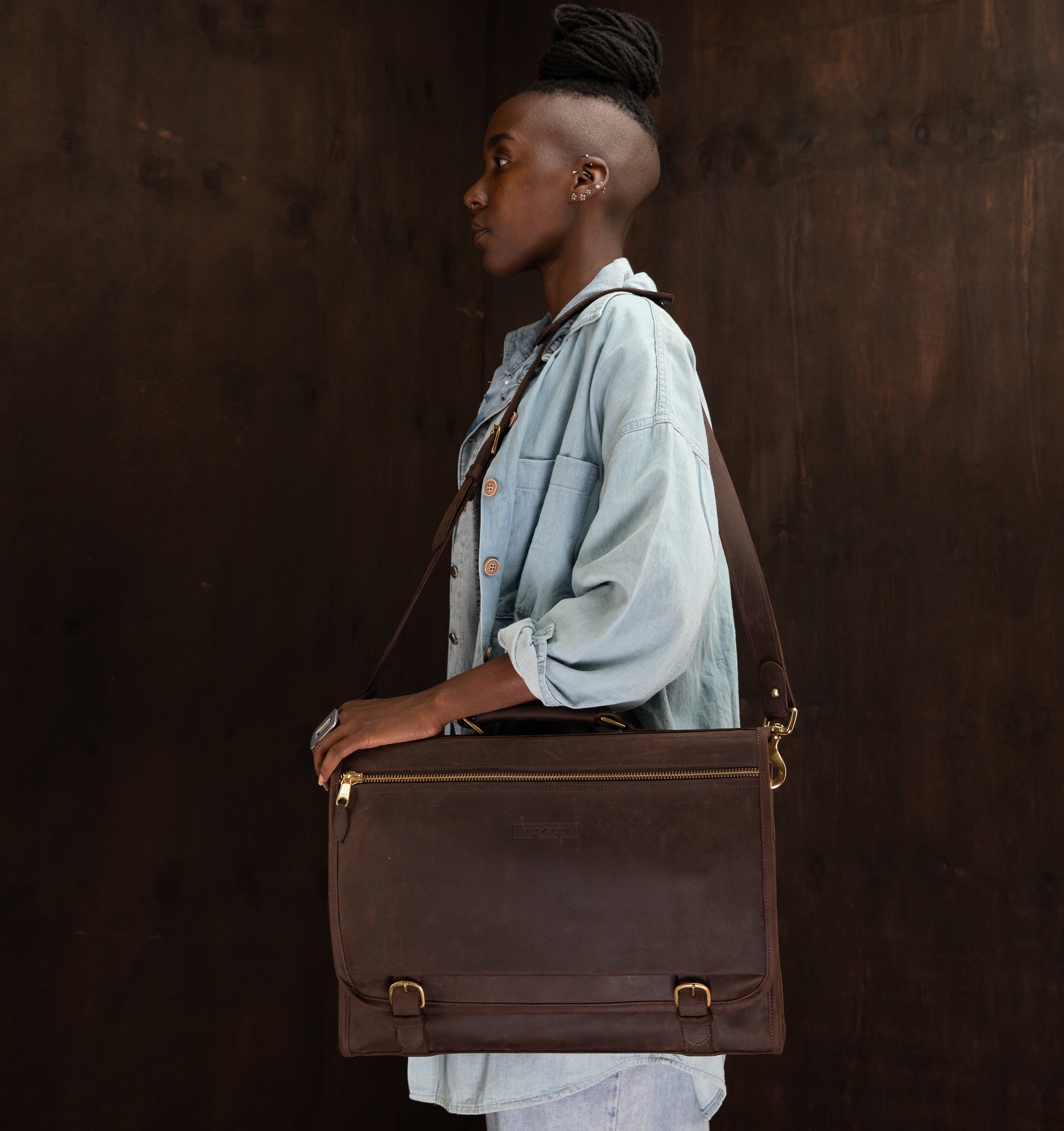 Pull Up Leather Executive Briefcase - Sandstorm Kenya (KE)