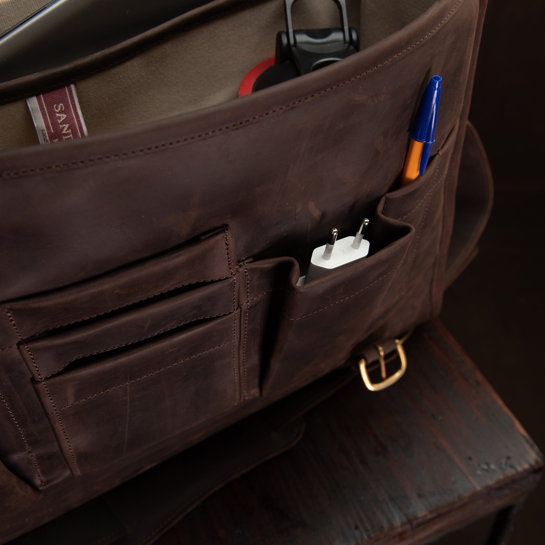 Pull Up Leather Executive Briefcase - Sandstorm Kenya (KE)