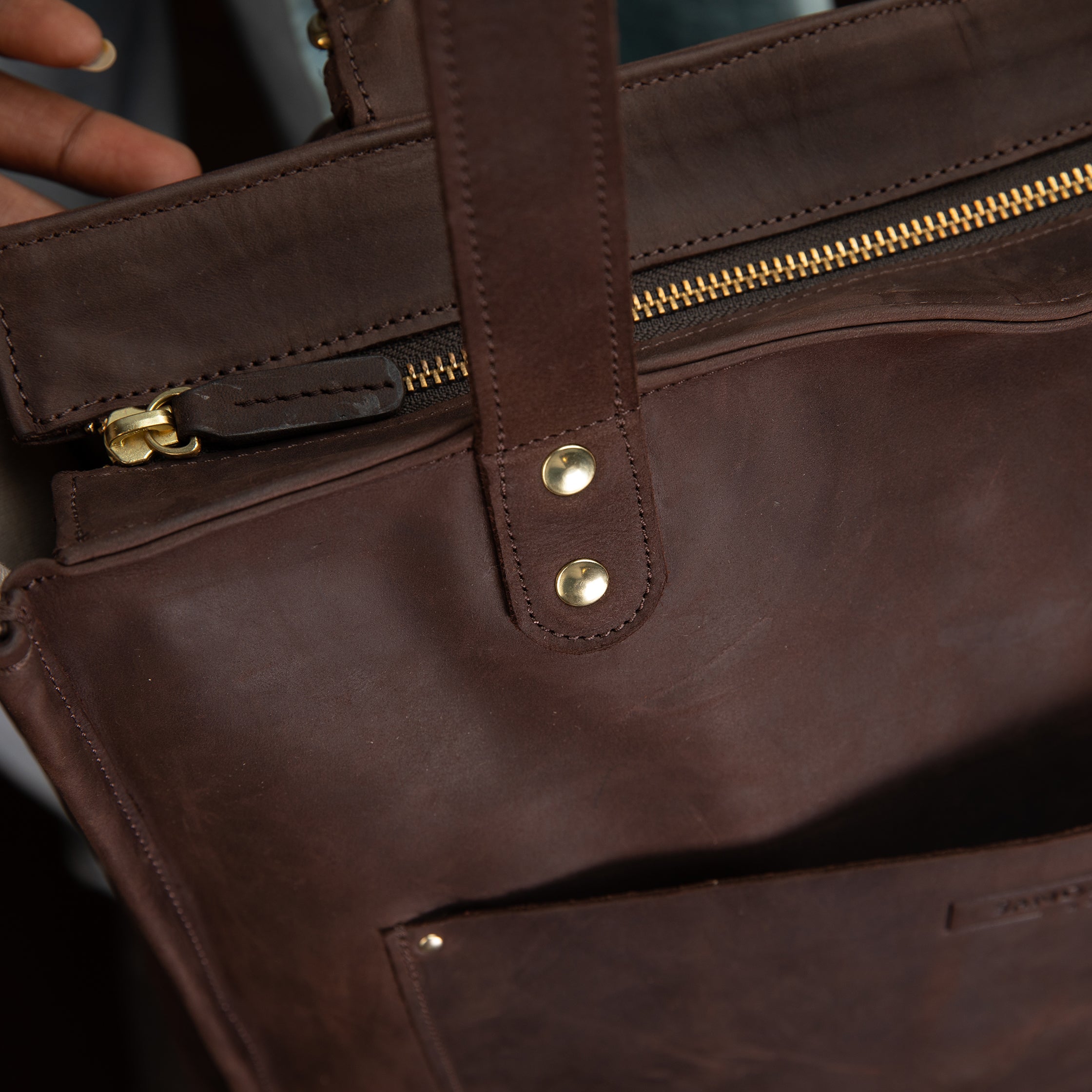 Pull-up Leather Pauline Tote - Sandstorm Kenya (KE)
