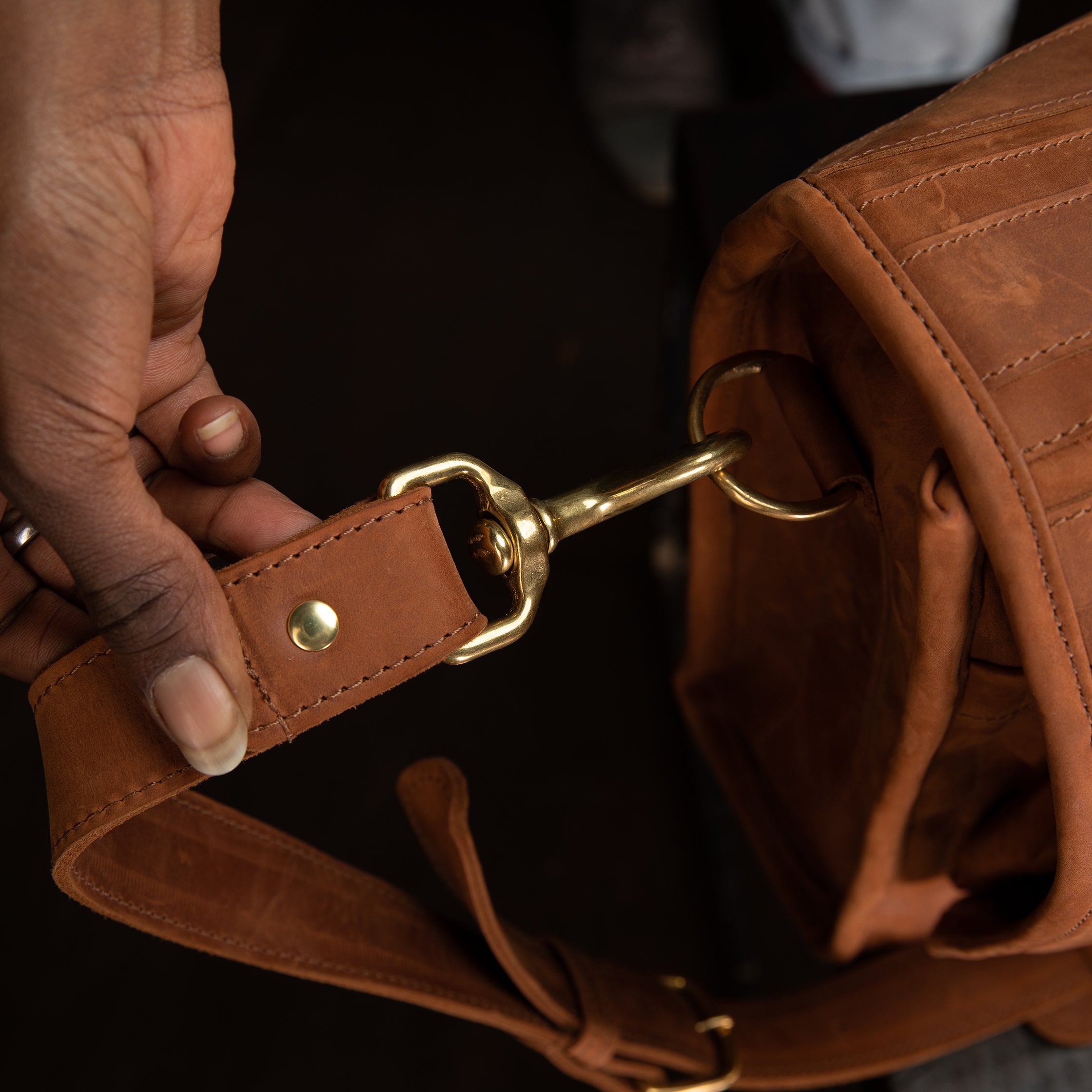 Pull Up Leather Executive Briefcase - Sandstorm Kenya (KE)