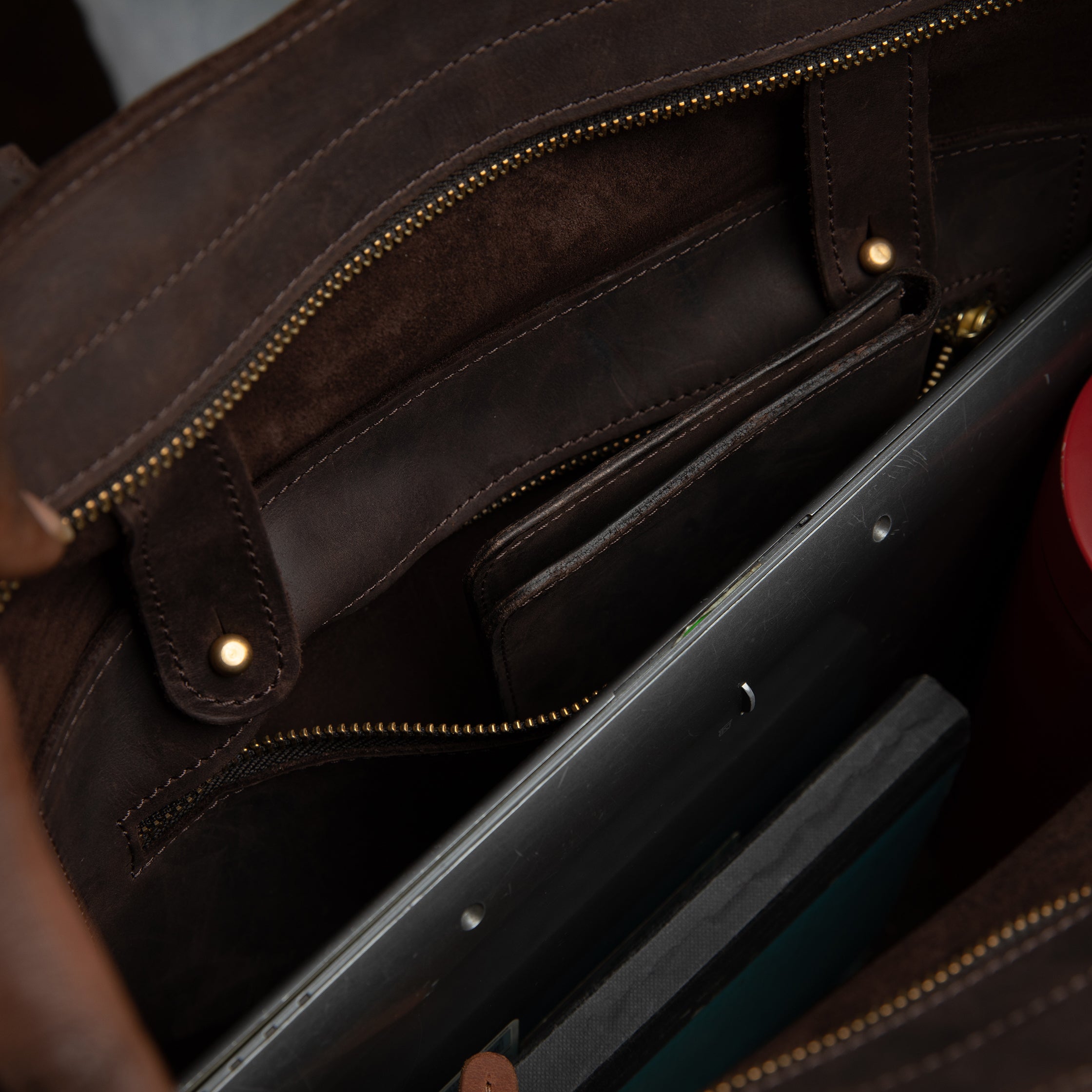 Pull-up Leather Shopper Tote - Sandstorm Kenya (KE)