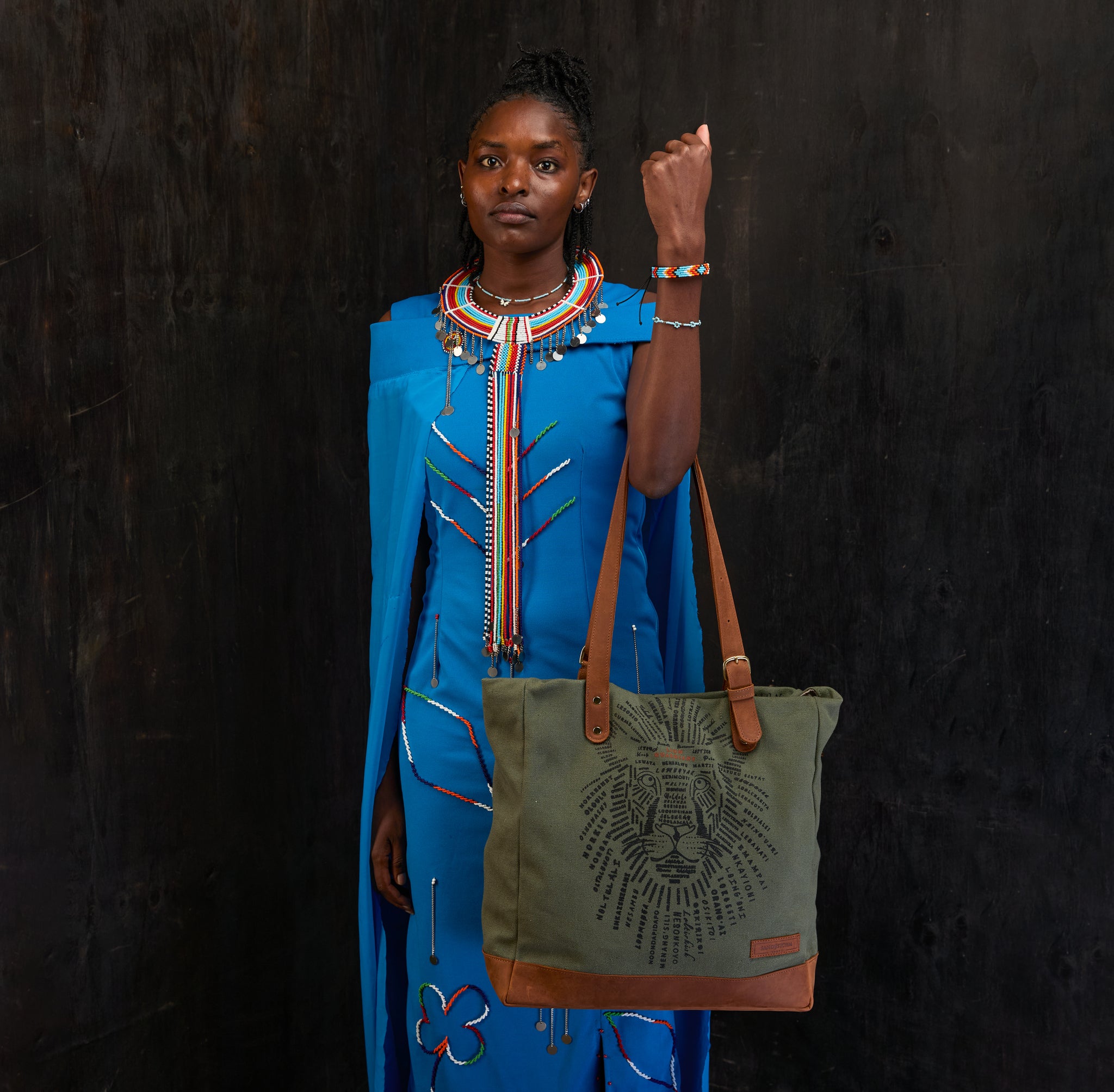 Canvas Metrine Tote x Lion Guardian (Bond)