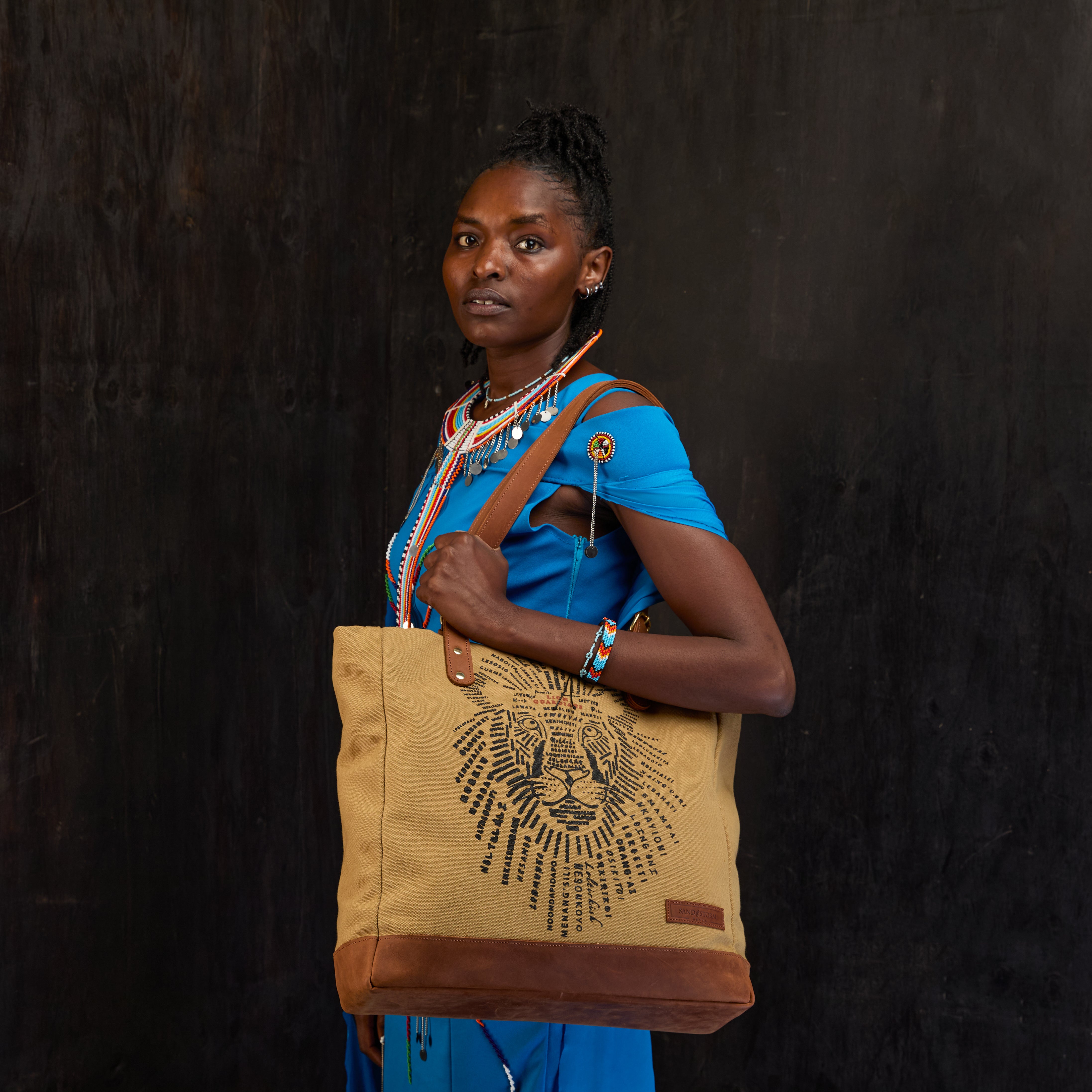 Canvas Metrine Tote x Lion Guardian (Bond)