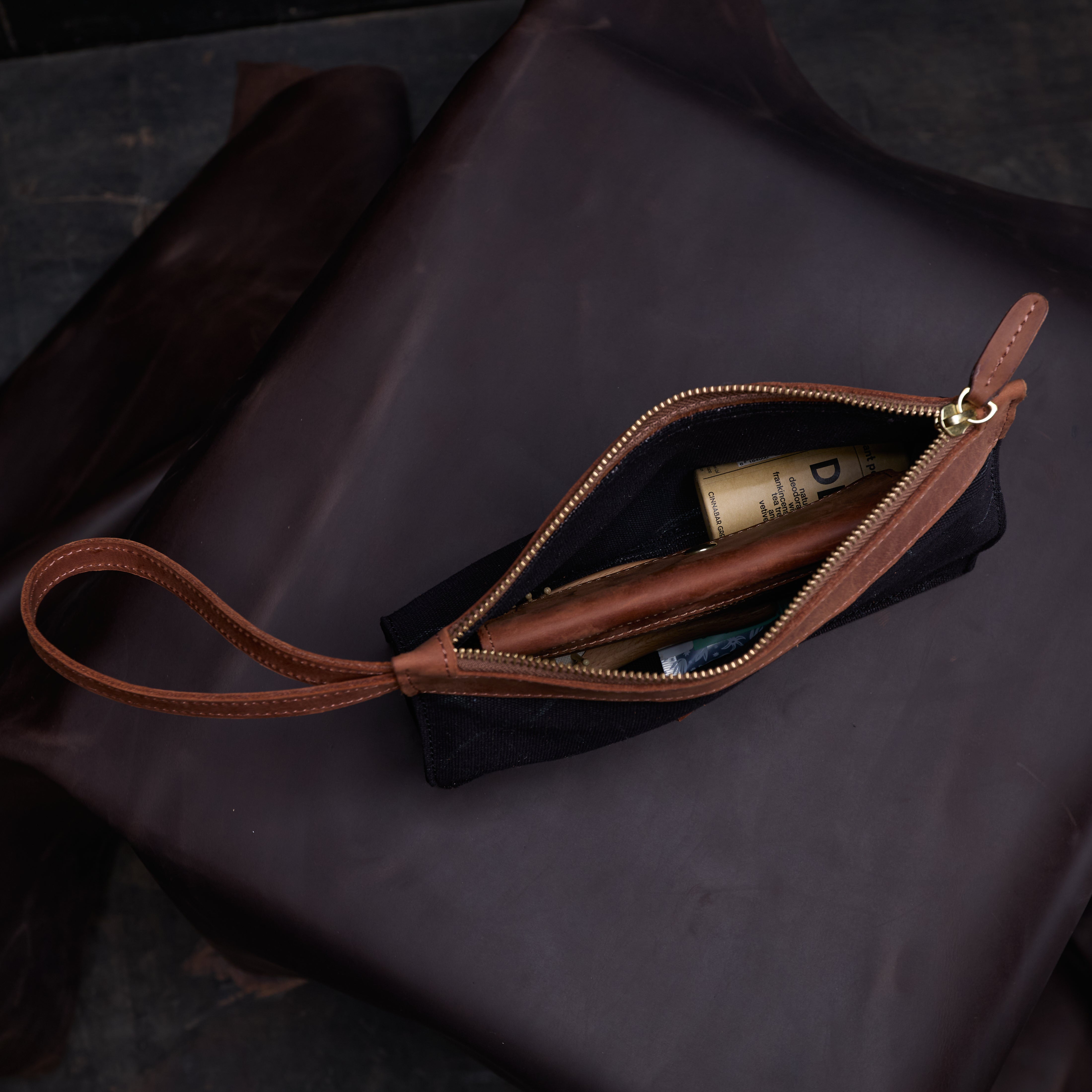 Agnes pouch x Lion Guardian