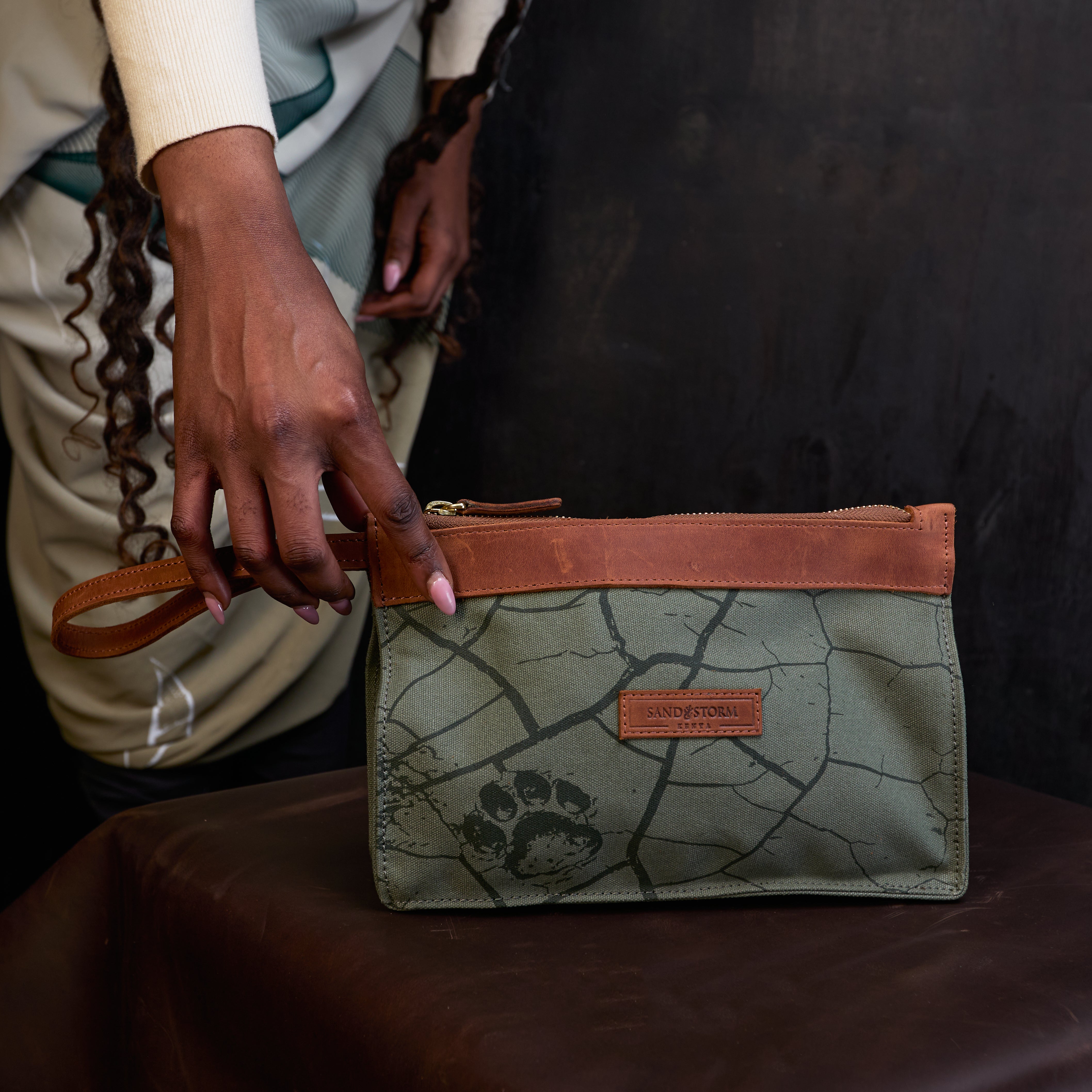 Agnes pouch x Lion Guardian
