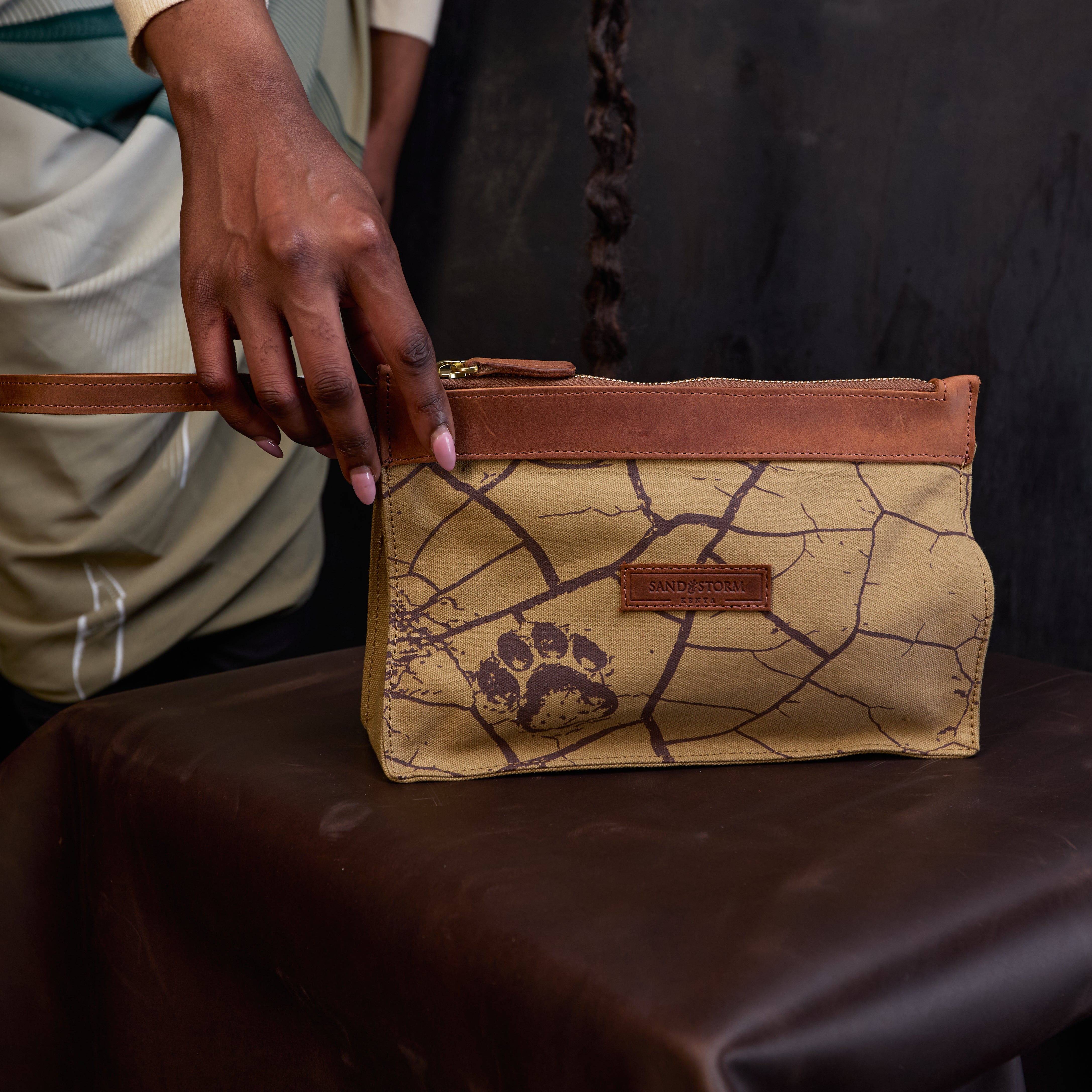 Agnes pouch x Lion Guardian