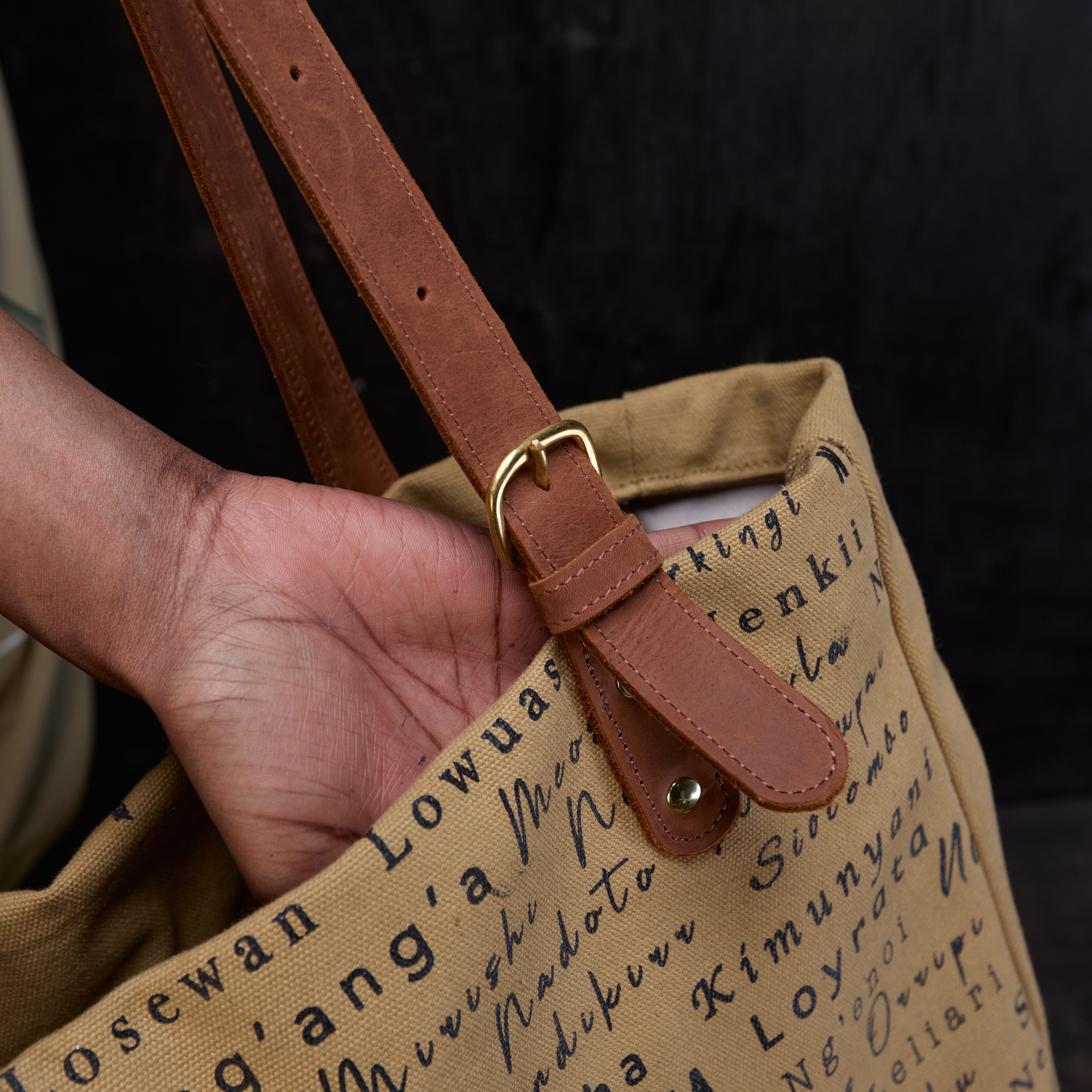 Canvas Metrine Tote x Lion Guardian (Bond)