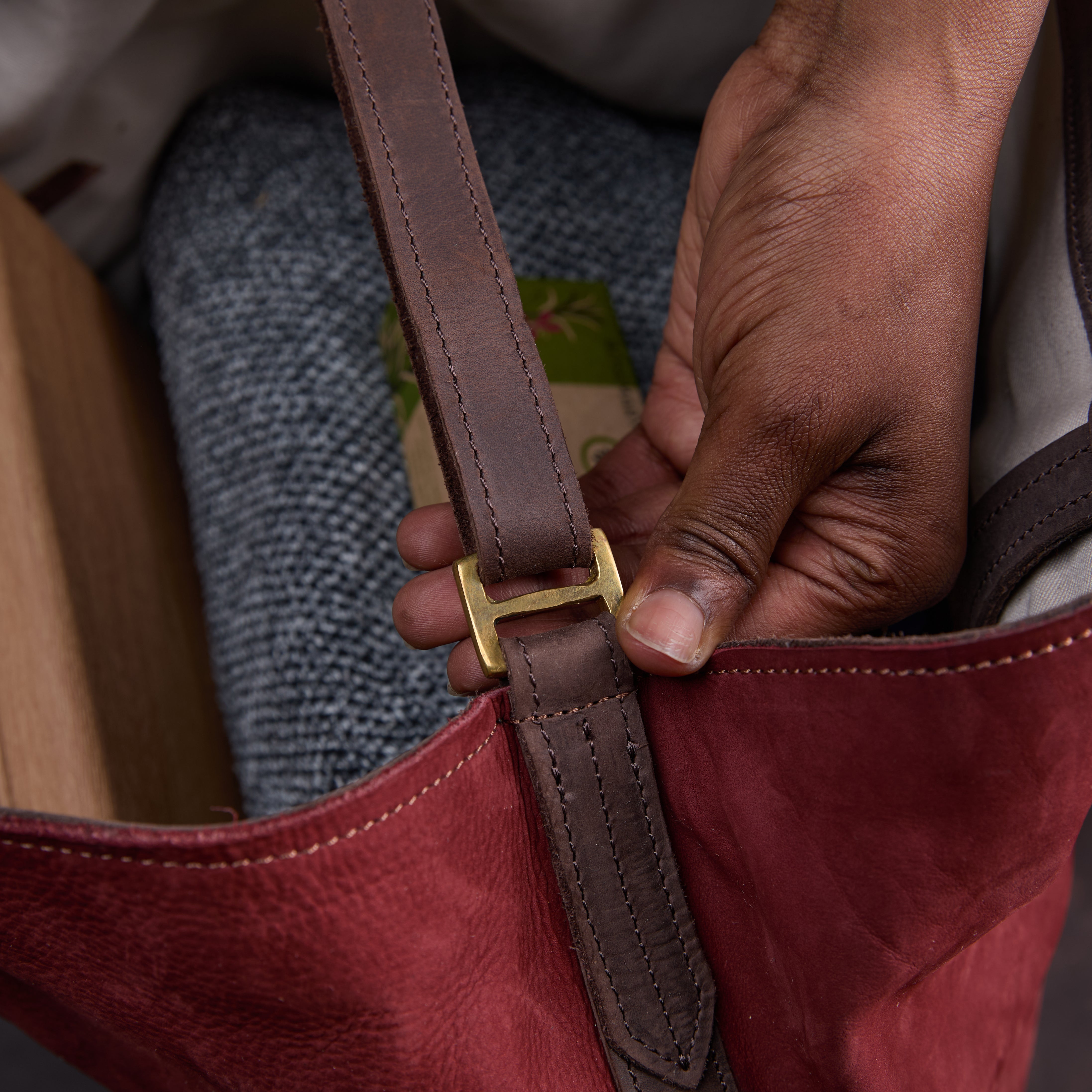 Suede Tote Plain