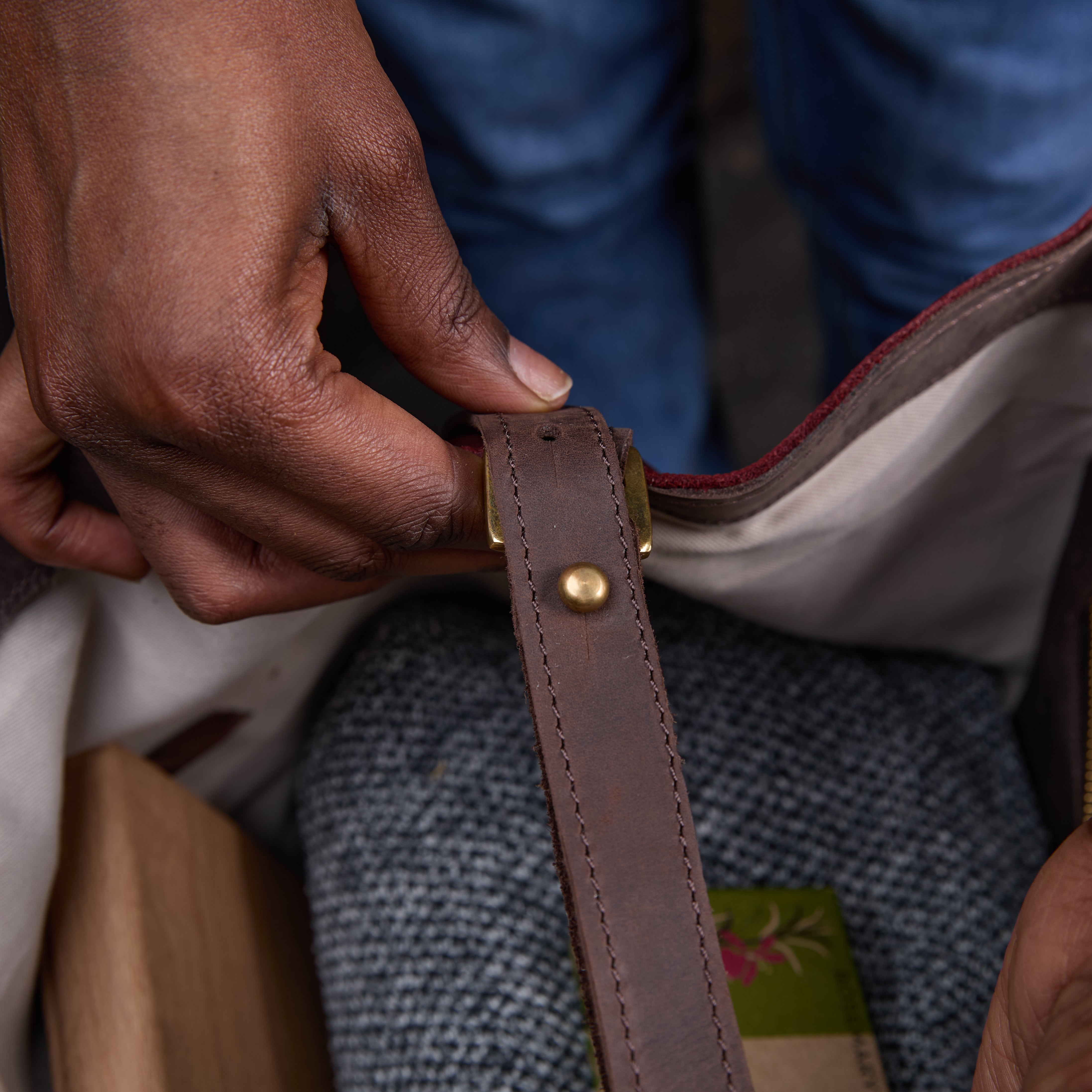 Suede Tote Plain