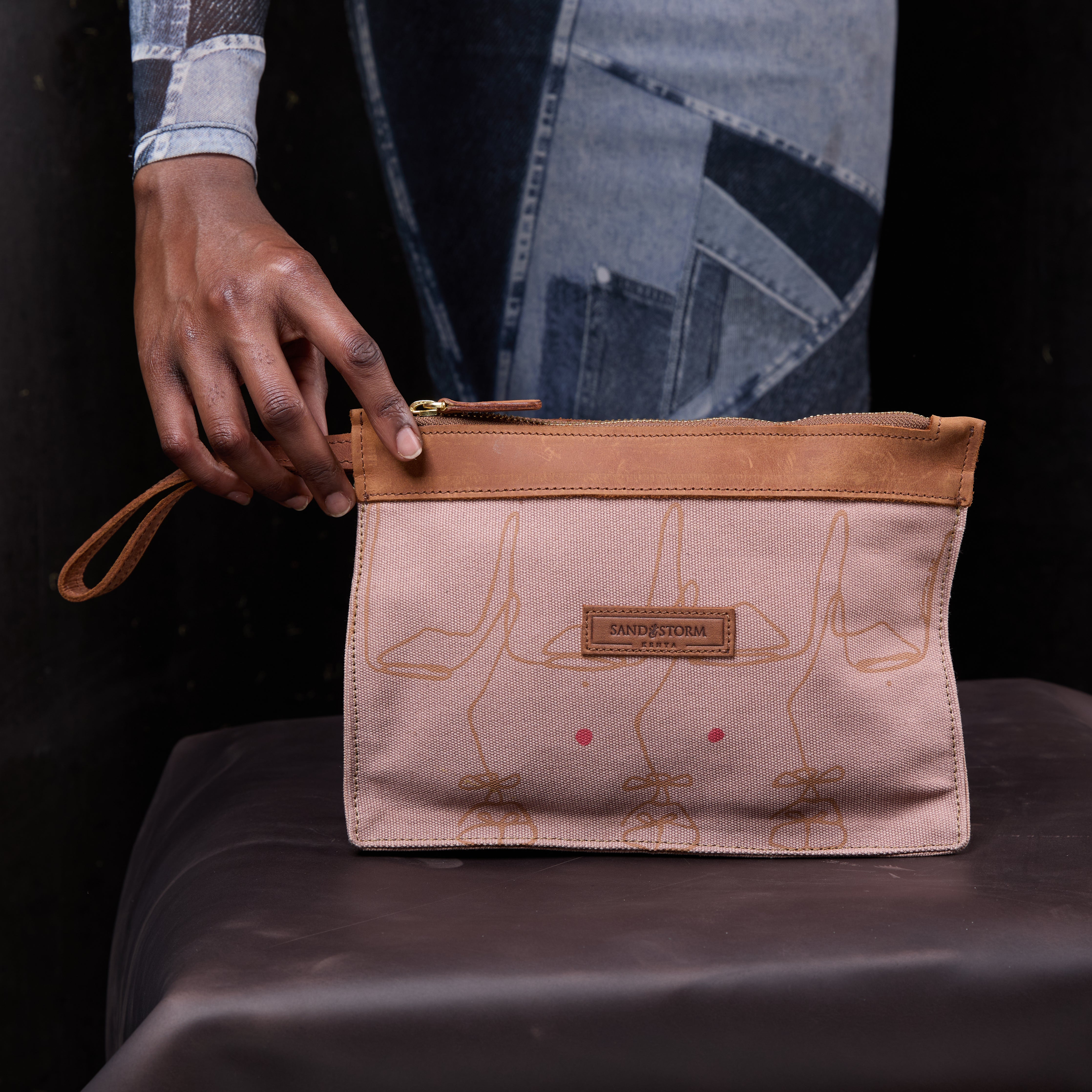 Canvas Agnes Pouch Intertwine Print x EndoSquared