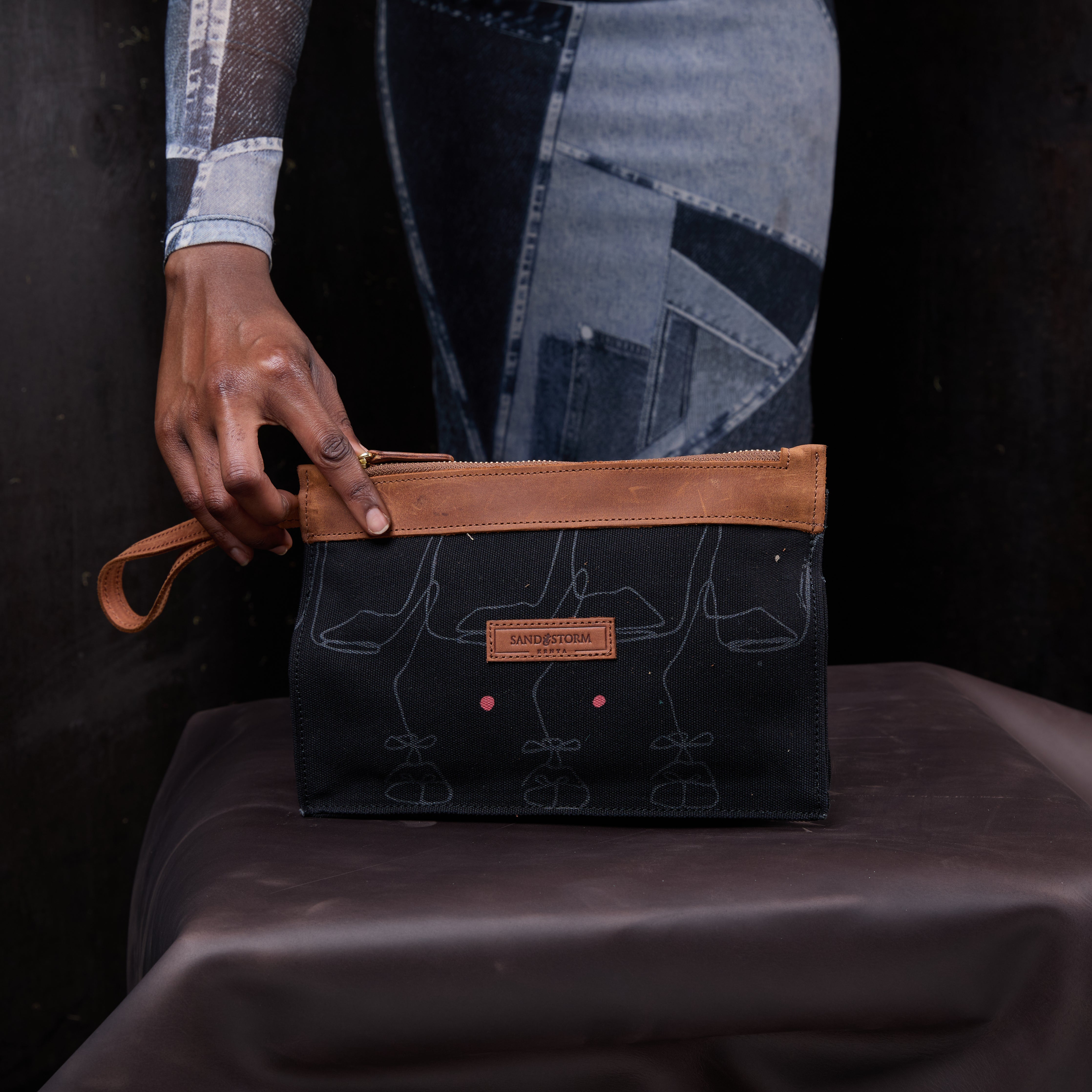 Canvas Agnes Pouch Intertwine Print x EndoSquared