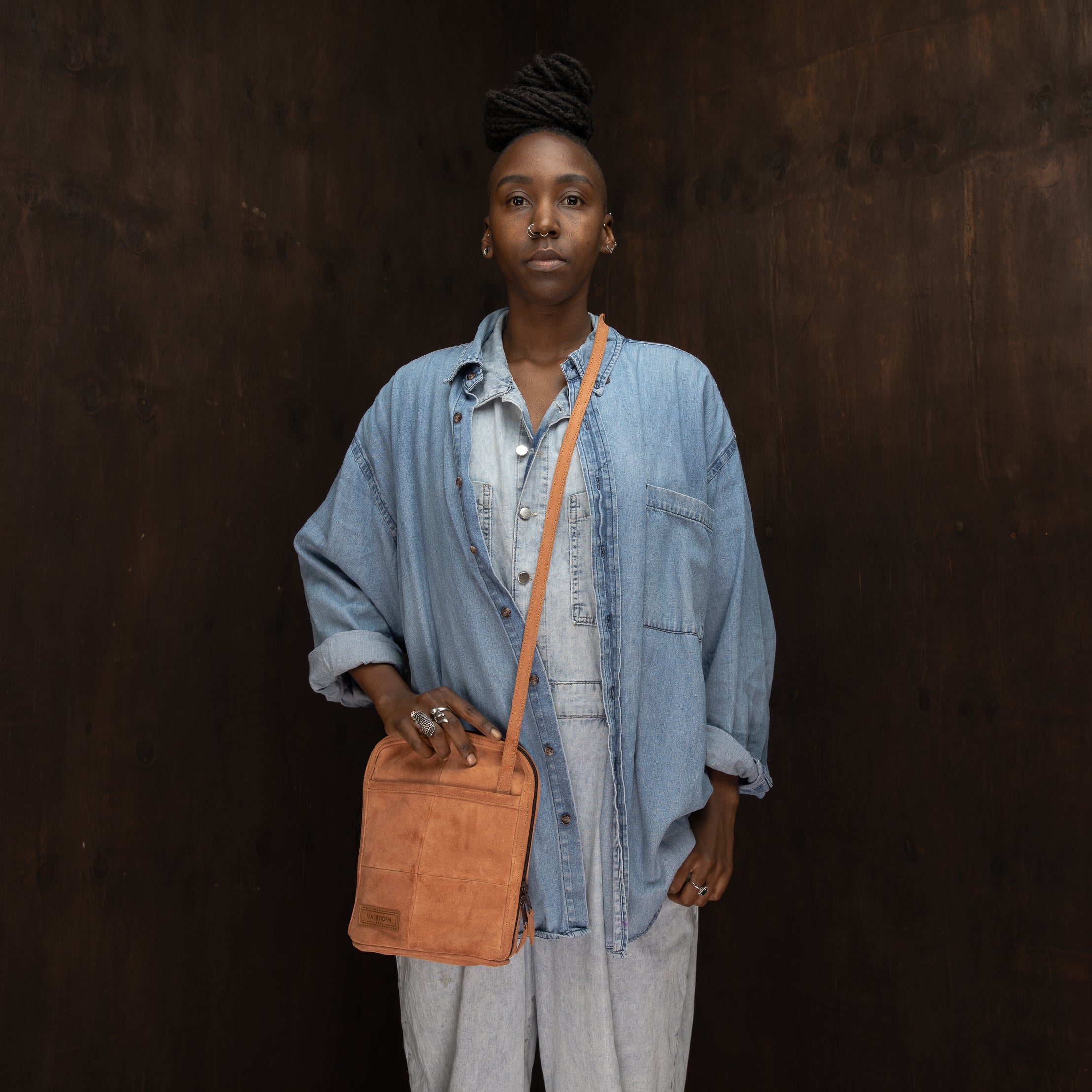 Suede Sporran Crossbody - Sandstorm Kenya (Intl)