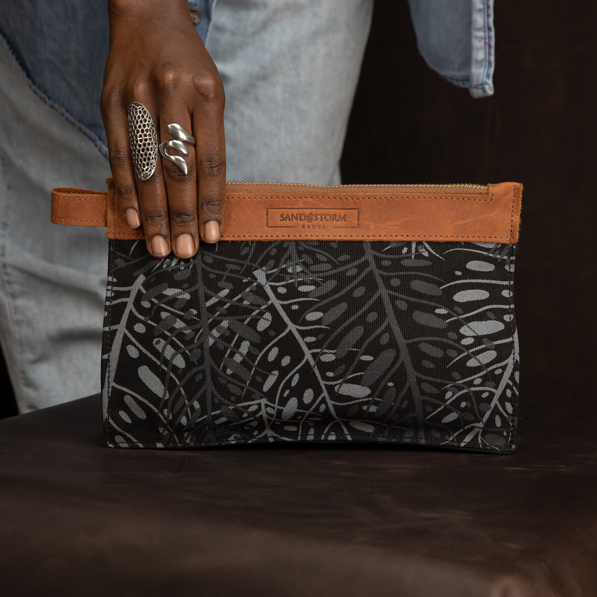 Canvas Matawi Print Agnes Pouch - Sandstorm Kenya (Intl)