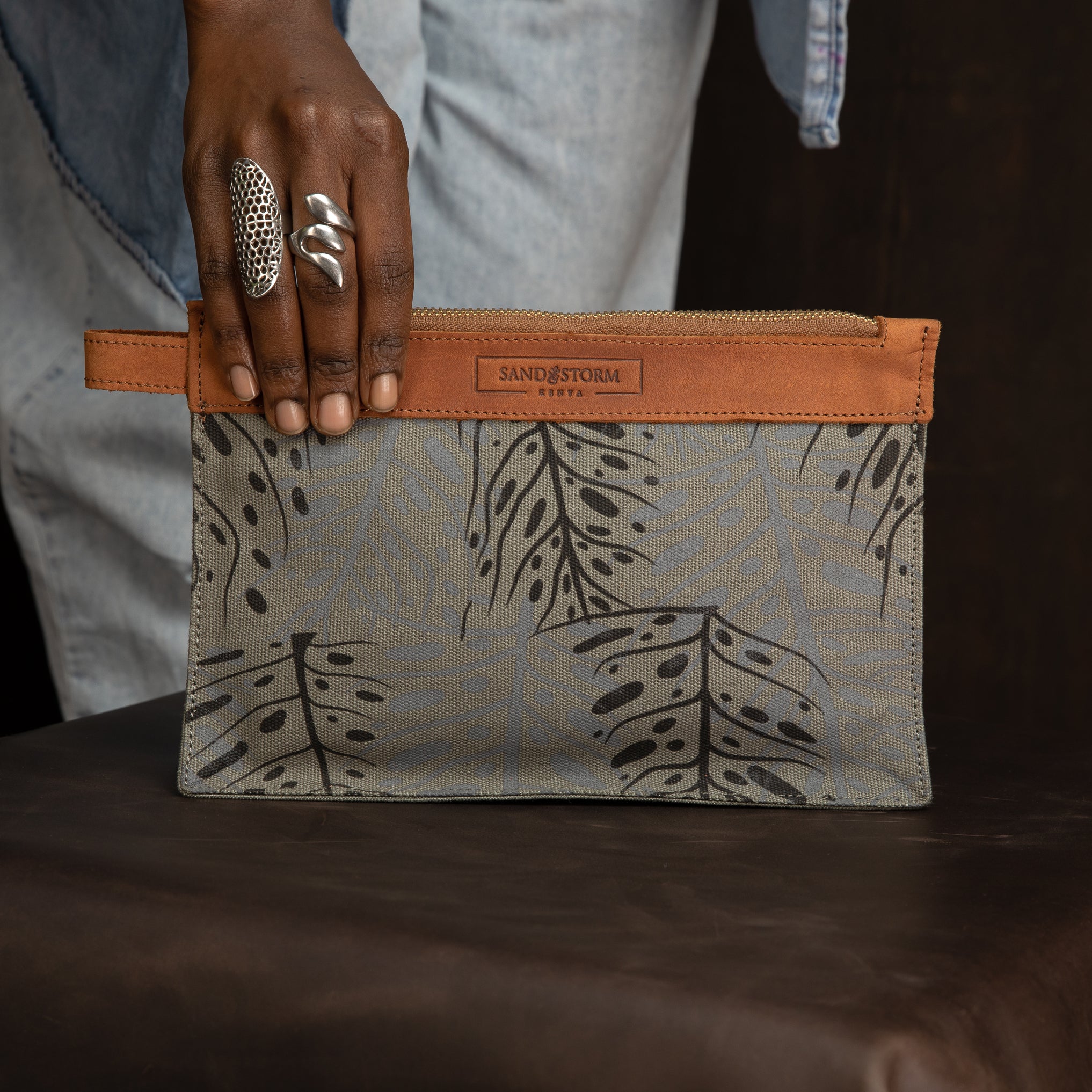 Canvas Matawi Print Agnes Pouch - Sandstorm Kenya (Intl)