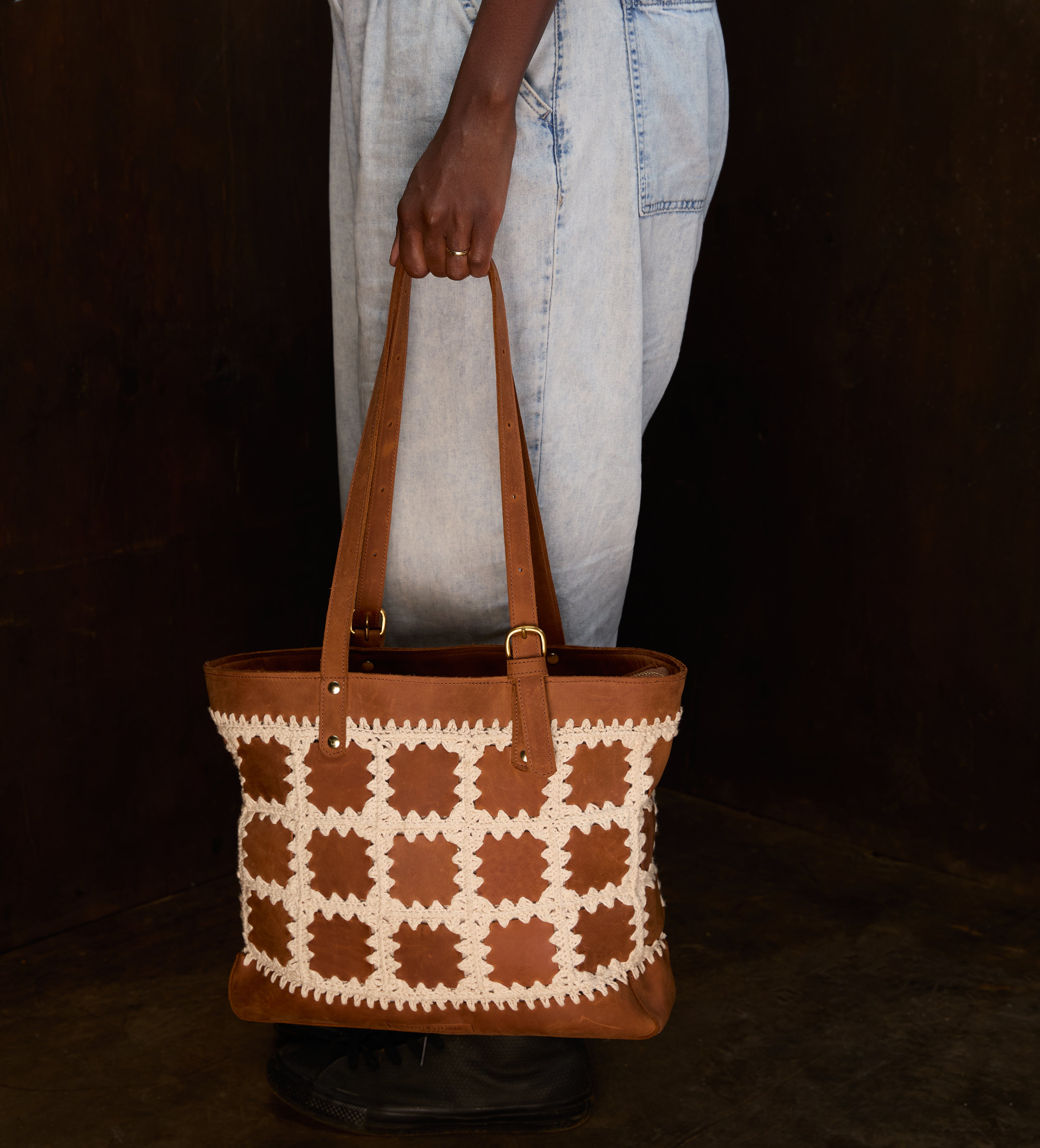 Pull-up Leather Siama Crochet Patched tote