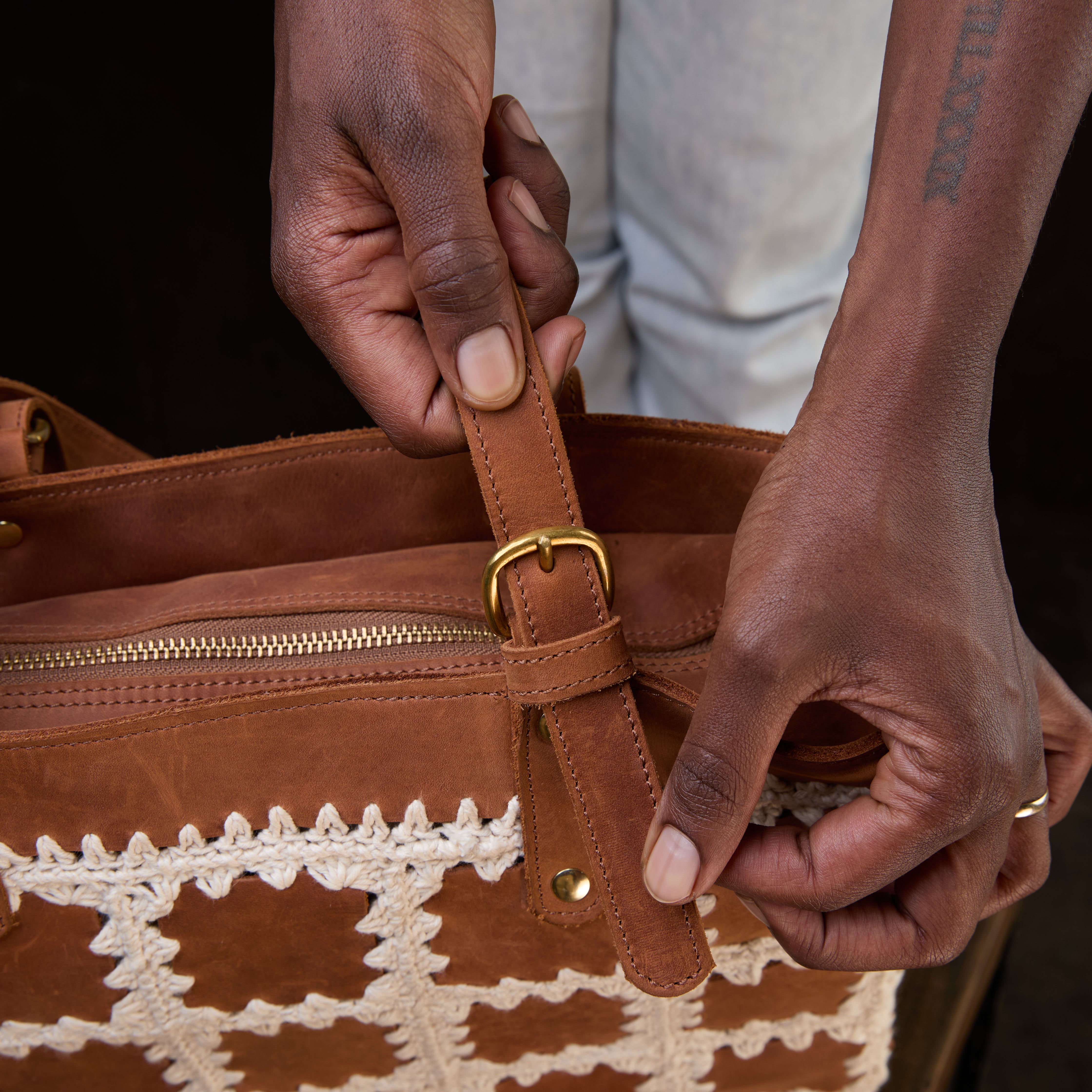 Pull-up Leather Siama Crochet Patched tote