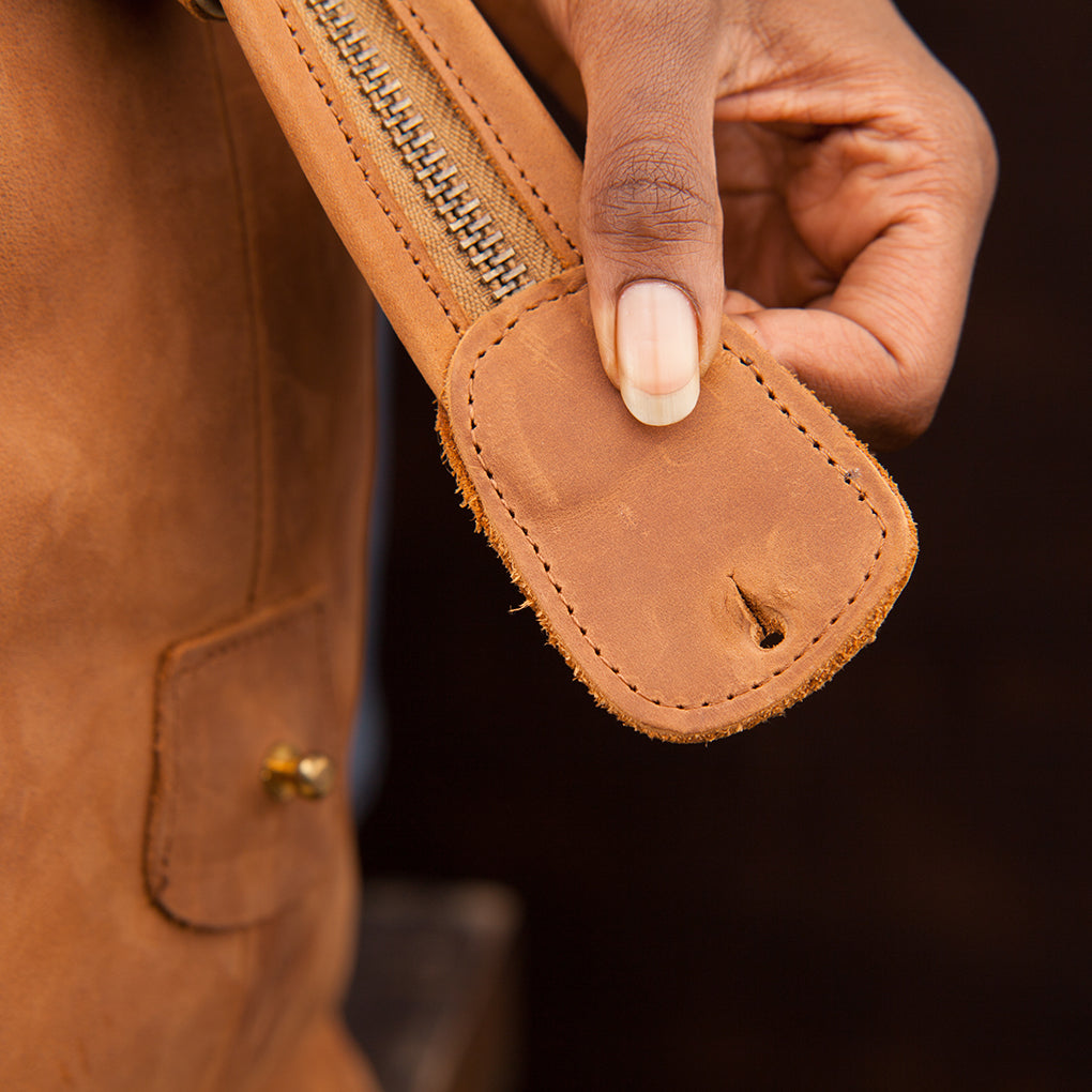 Pull-up Leather Odyssey Weekend Bag - Large - Sandstorm Kenya (KE)