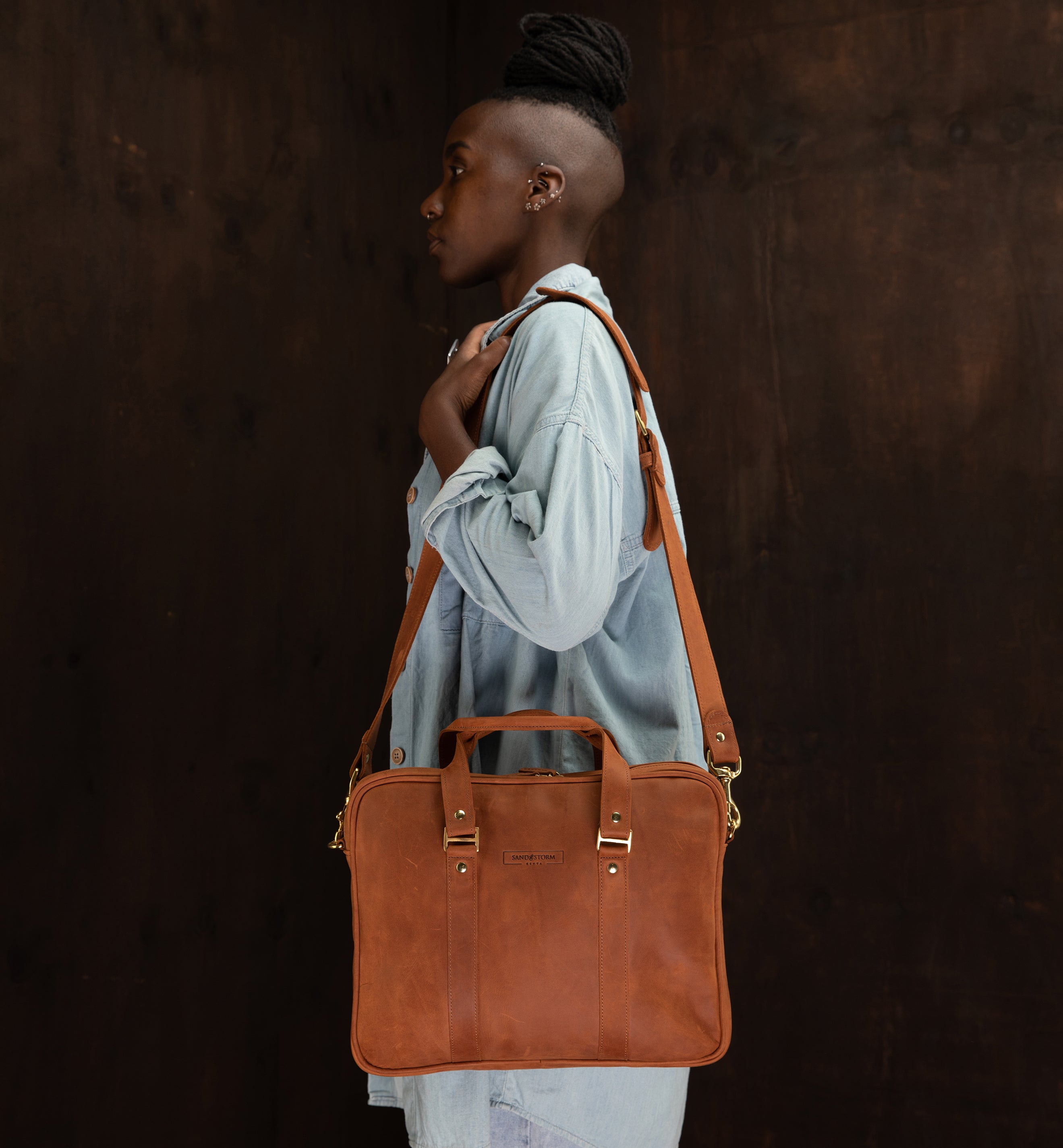 Pull-up Leather Pili Folio Bag - Sandstorm Kenya (KE)
