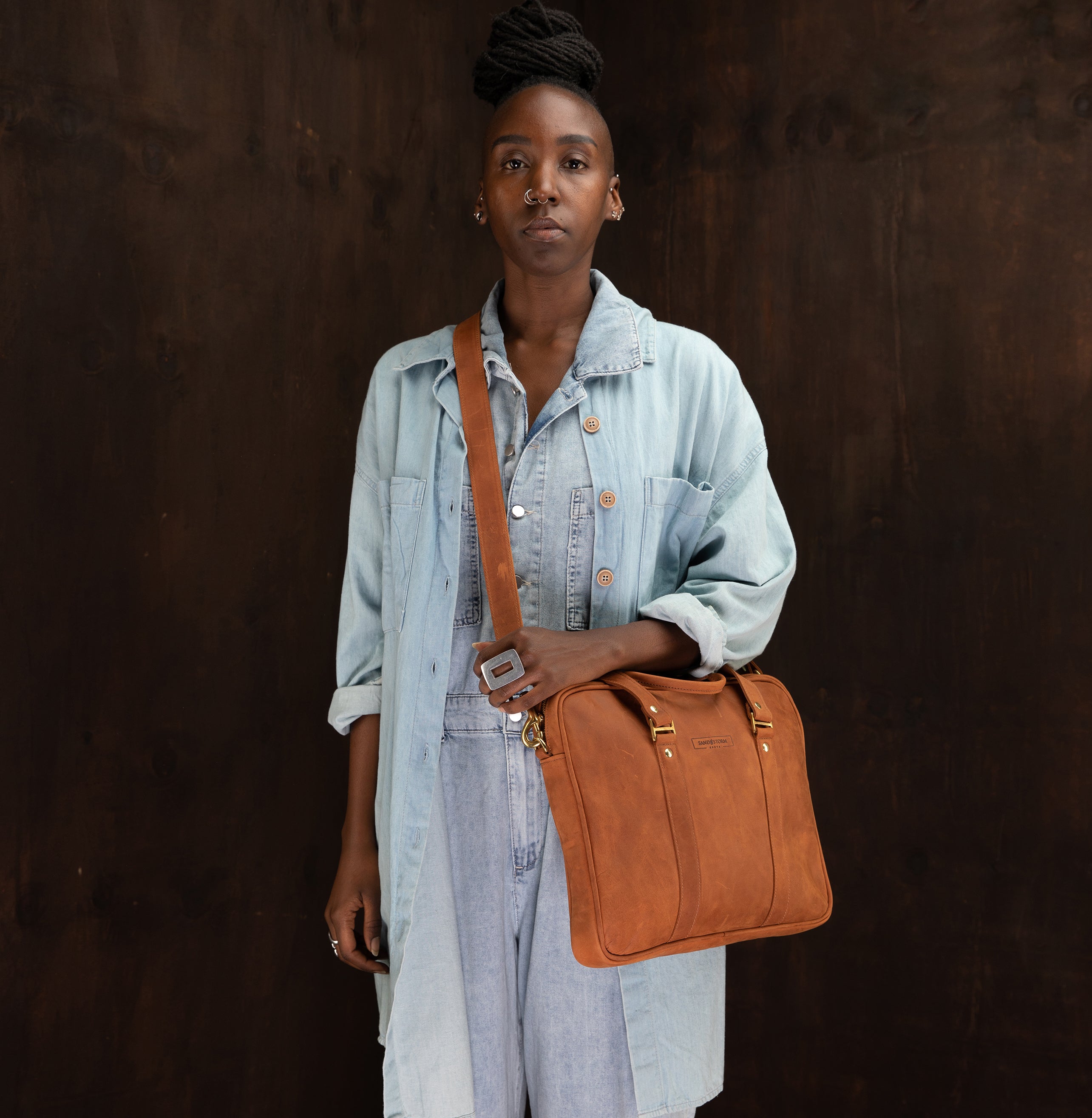 Pull-up Leather Pili Folio Bag - Sandstorm Kenya (KE)