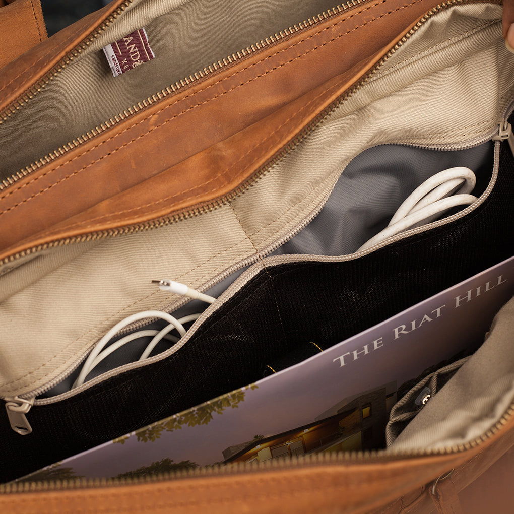 Pull-up Leather Andrew Work Bag - Sandstorm Kenya (KE)