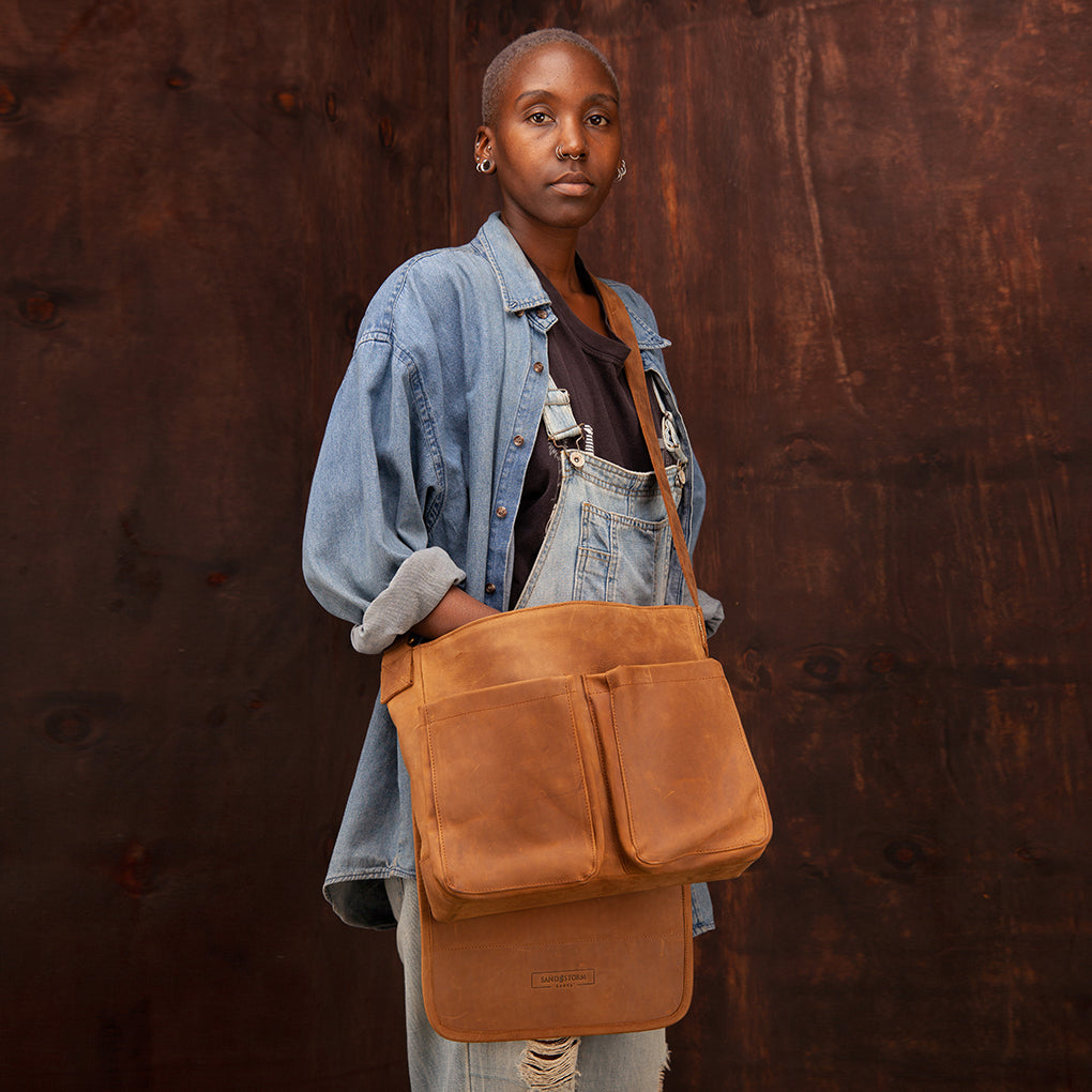 Pull-up Leather Jeremiah Messenger - Sandstorm Kenya (KE)