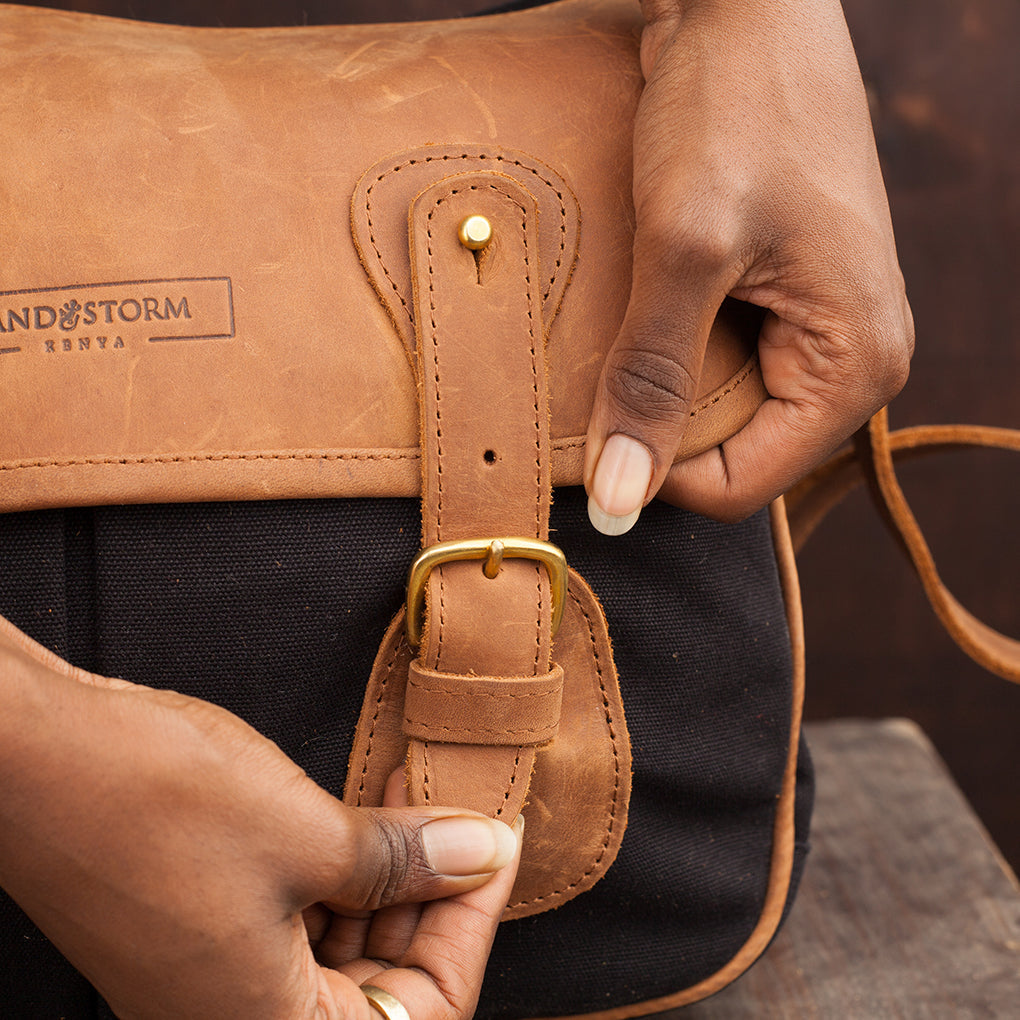 Canvas Dominic Satchel - Sandstorm Kenya (KE)