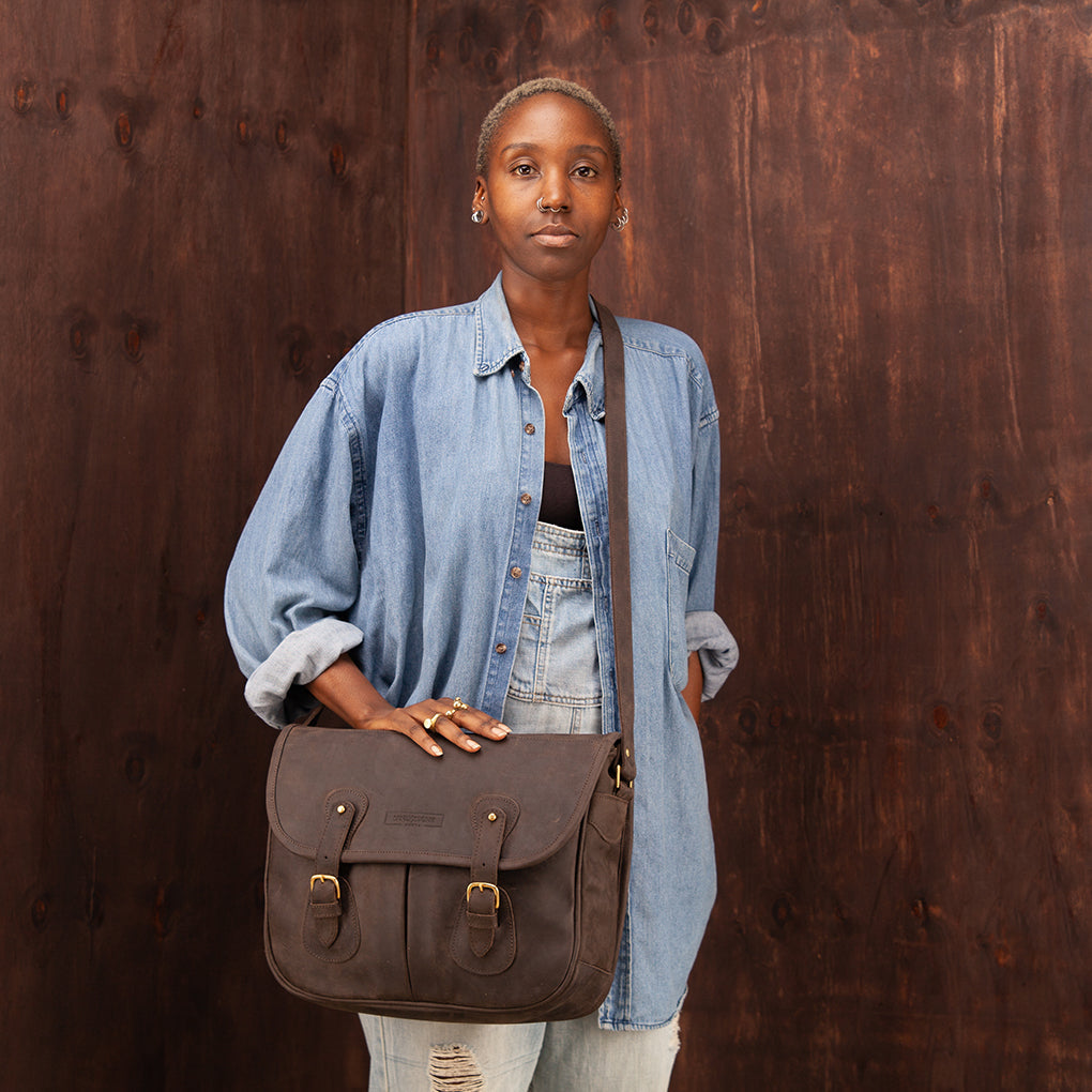 Pull-up Leather Dominic Satchel - Sandstorm Kenya (KE)