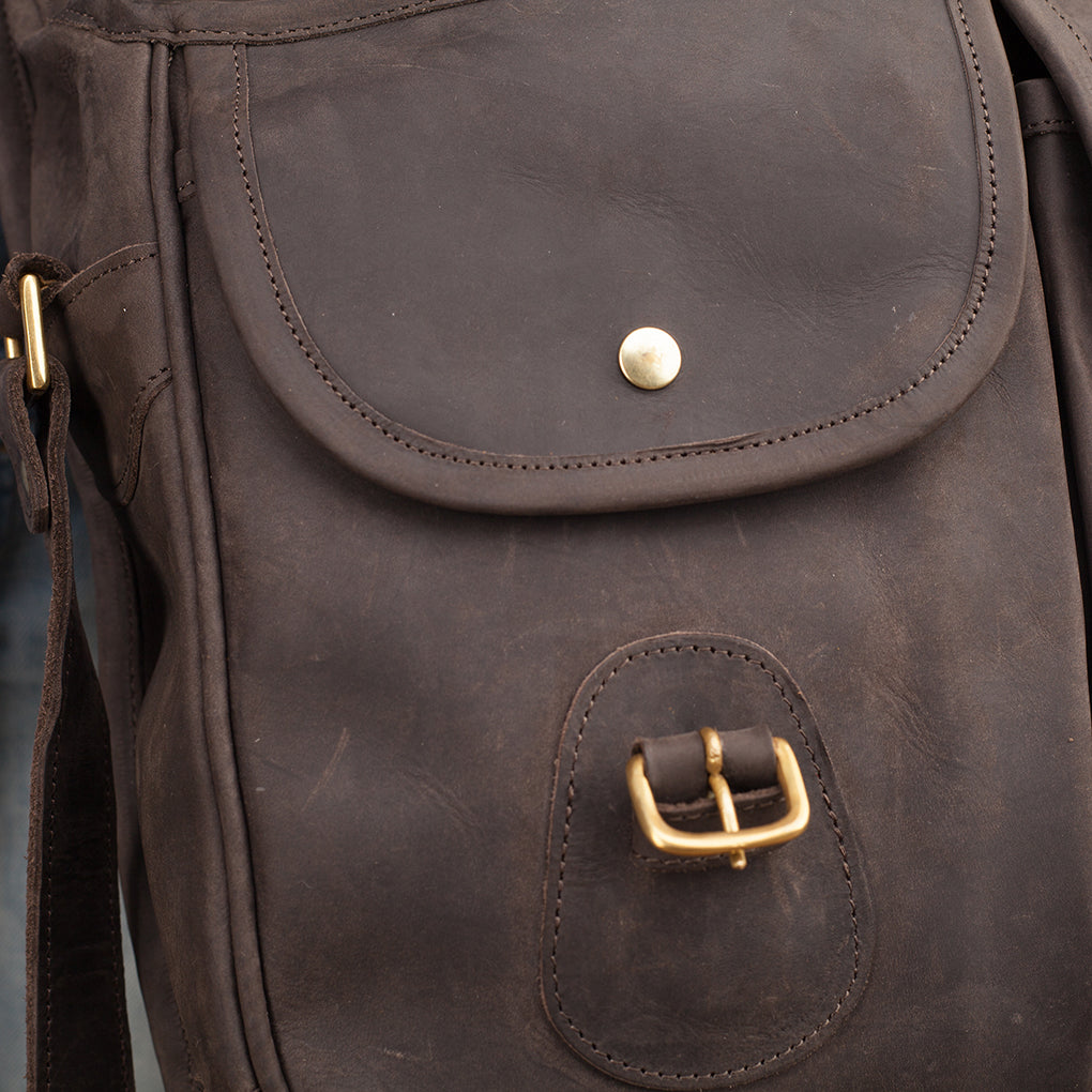 Pull-up Leather Dominic Satchel - Sandstorm Kenya (KE)