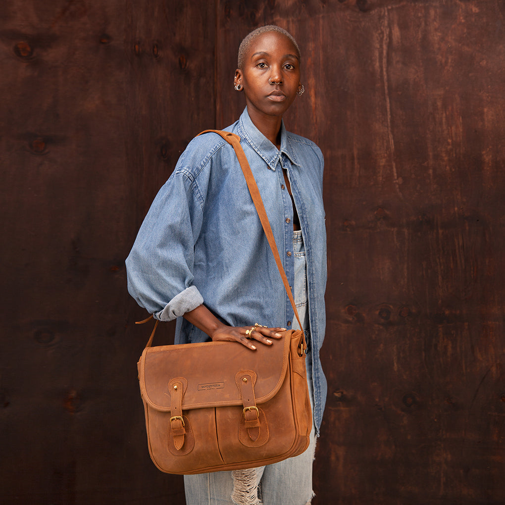 Pull-up Leather Dominic Satchel - Sandstorm Kenya (KE)