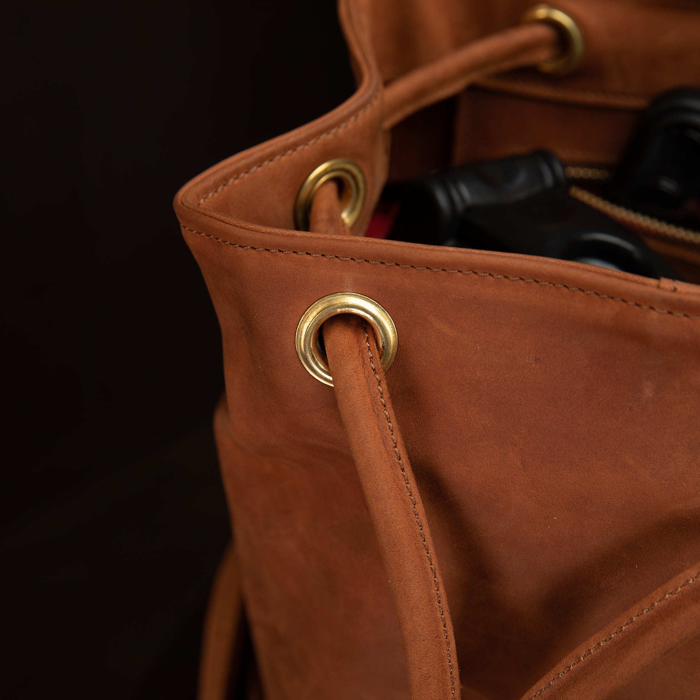 Pull-up Leather Cecilia Backpack - Sandstorm Kenya (KE)