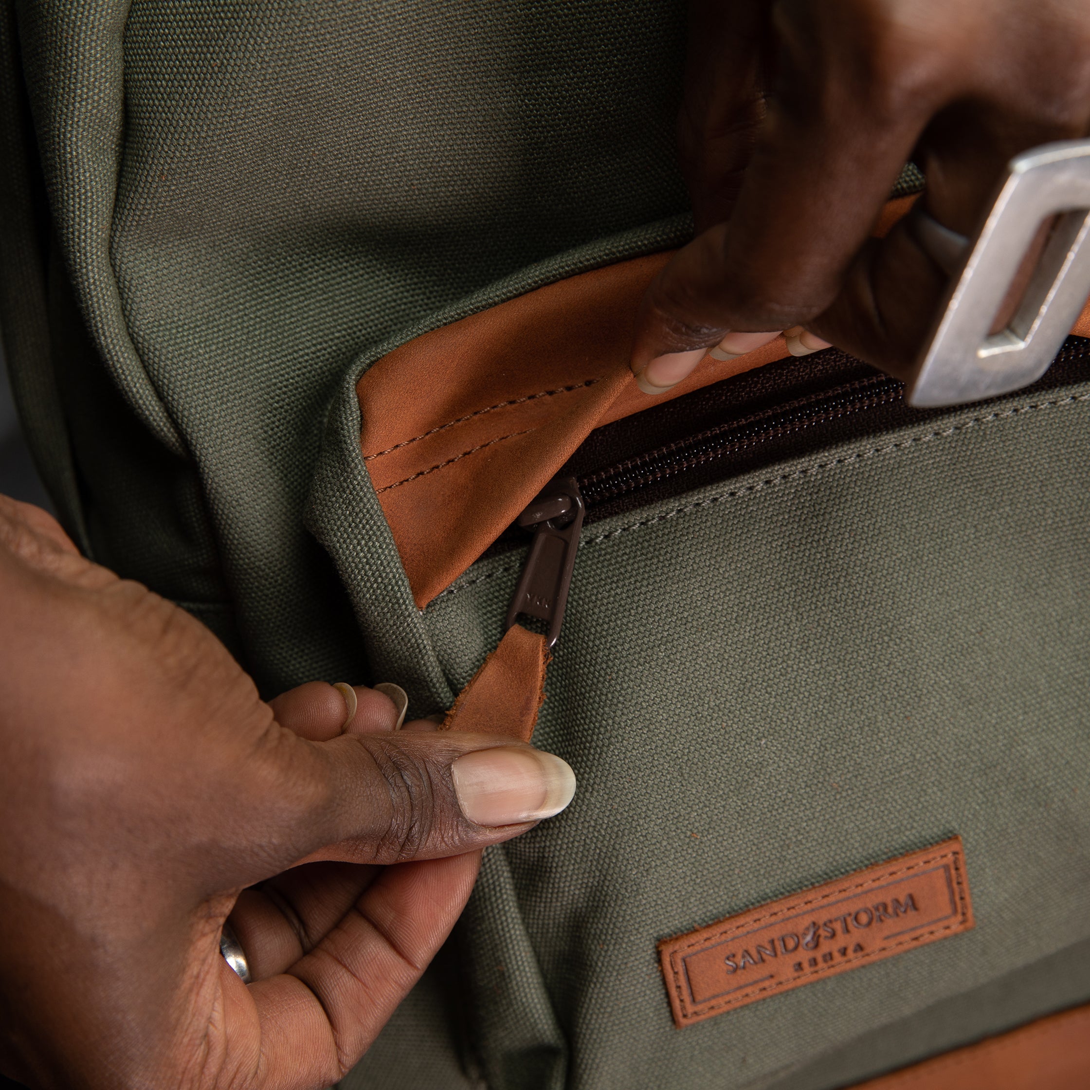 Canvas Hillary Backpack - Sandstorm Kenya (KE)