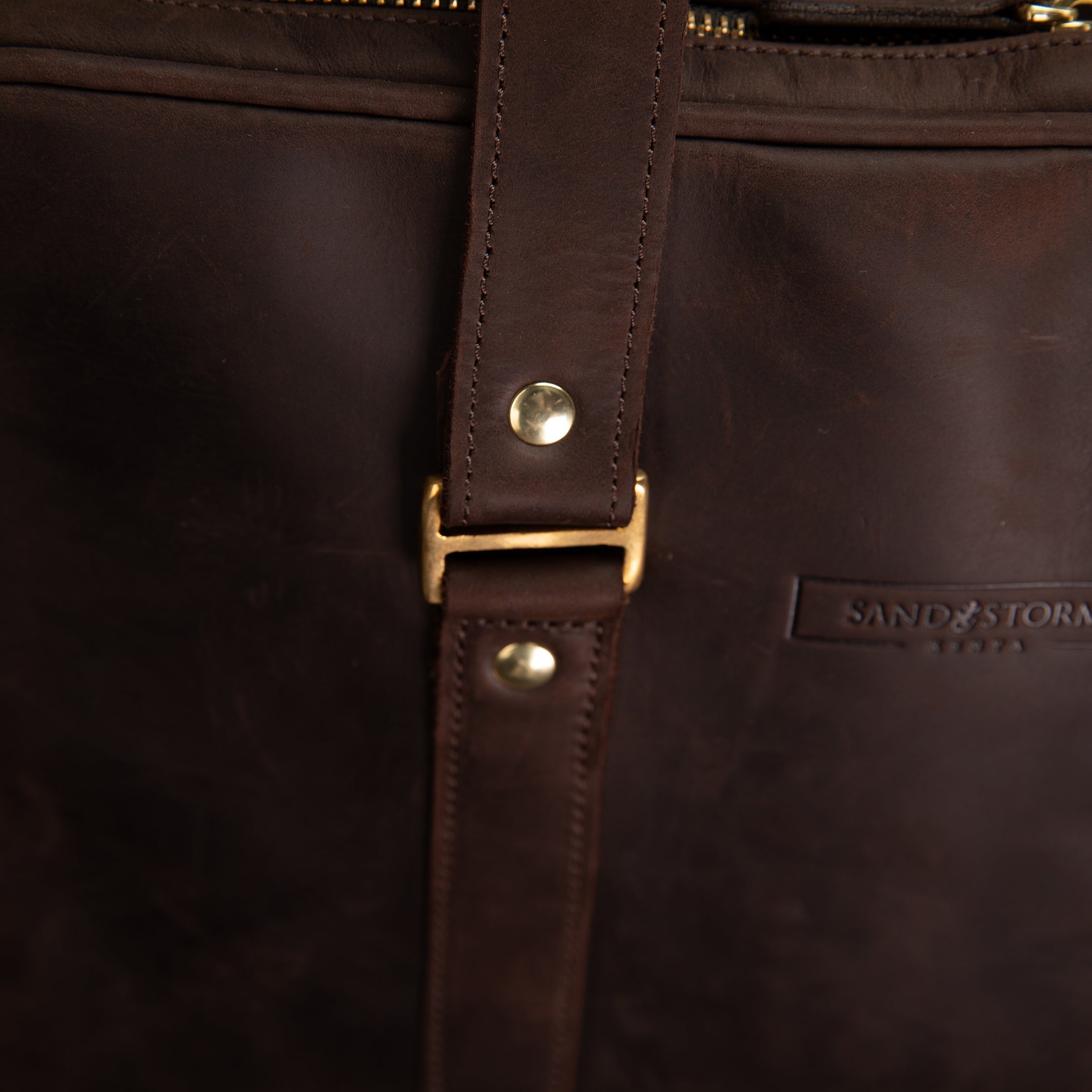 Pull-up Leather Pili Folio Bag - Sandstorm Kenya (KE)