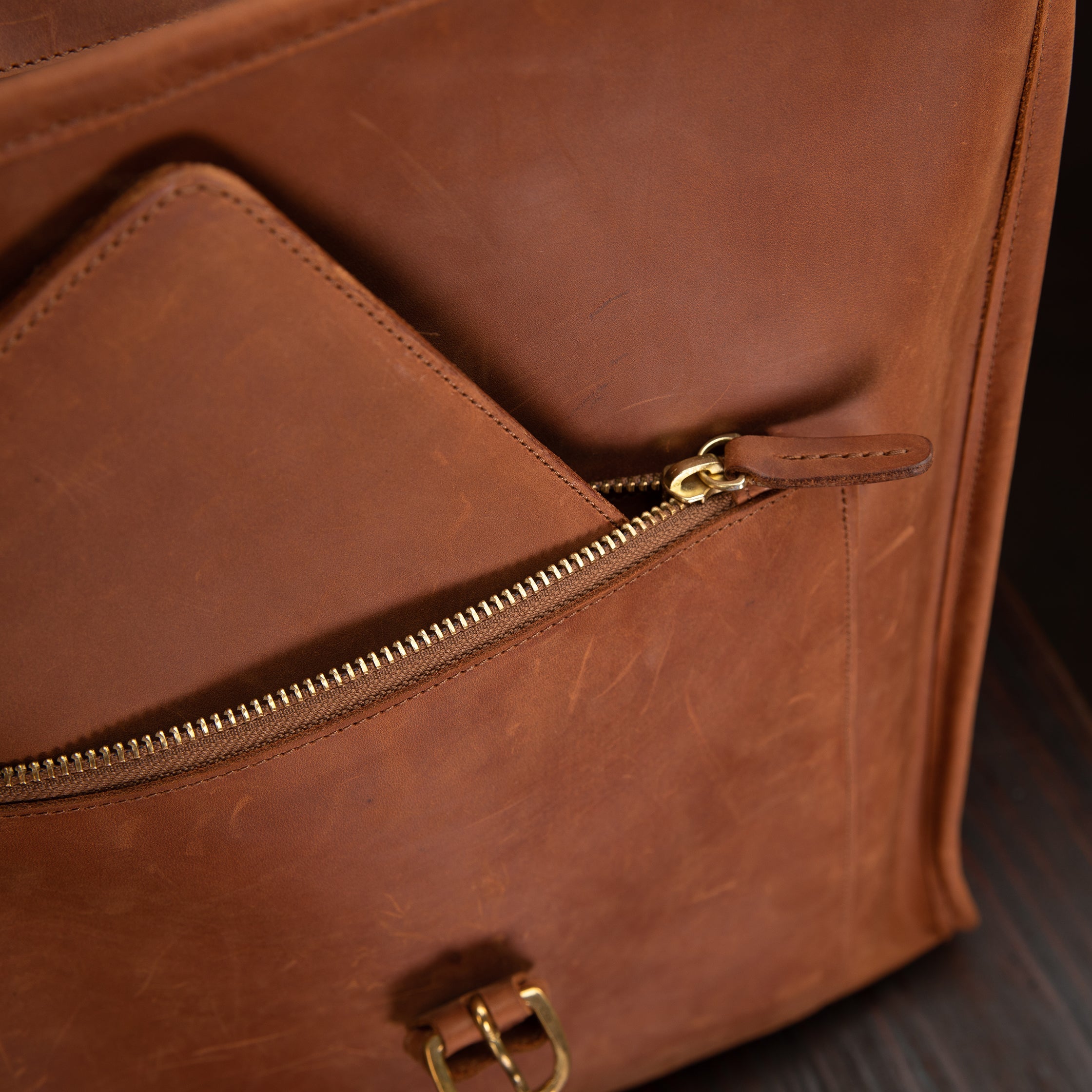 Pull-up Leather Keziah Backpack - Sandstorm Kenya (KE)