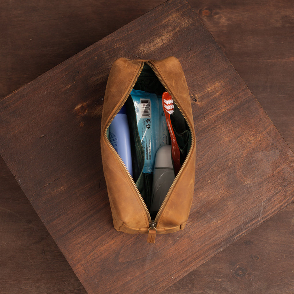 Pull-up Leather Weekend Washbag - Sandstorm Kenya (KE)