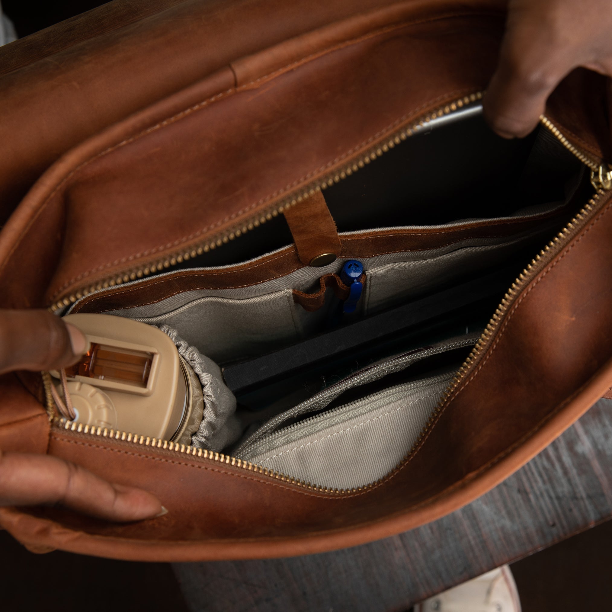 Pull-up Leather Keziah Backpack - Sandstorm Kenya (KE)