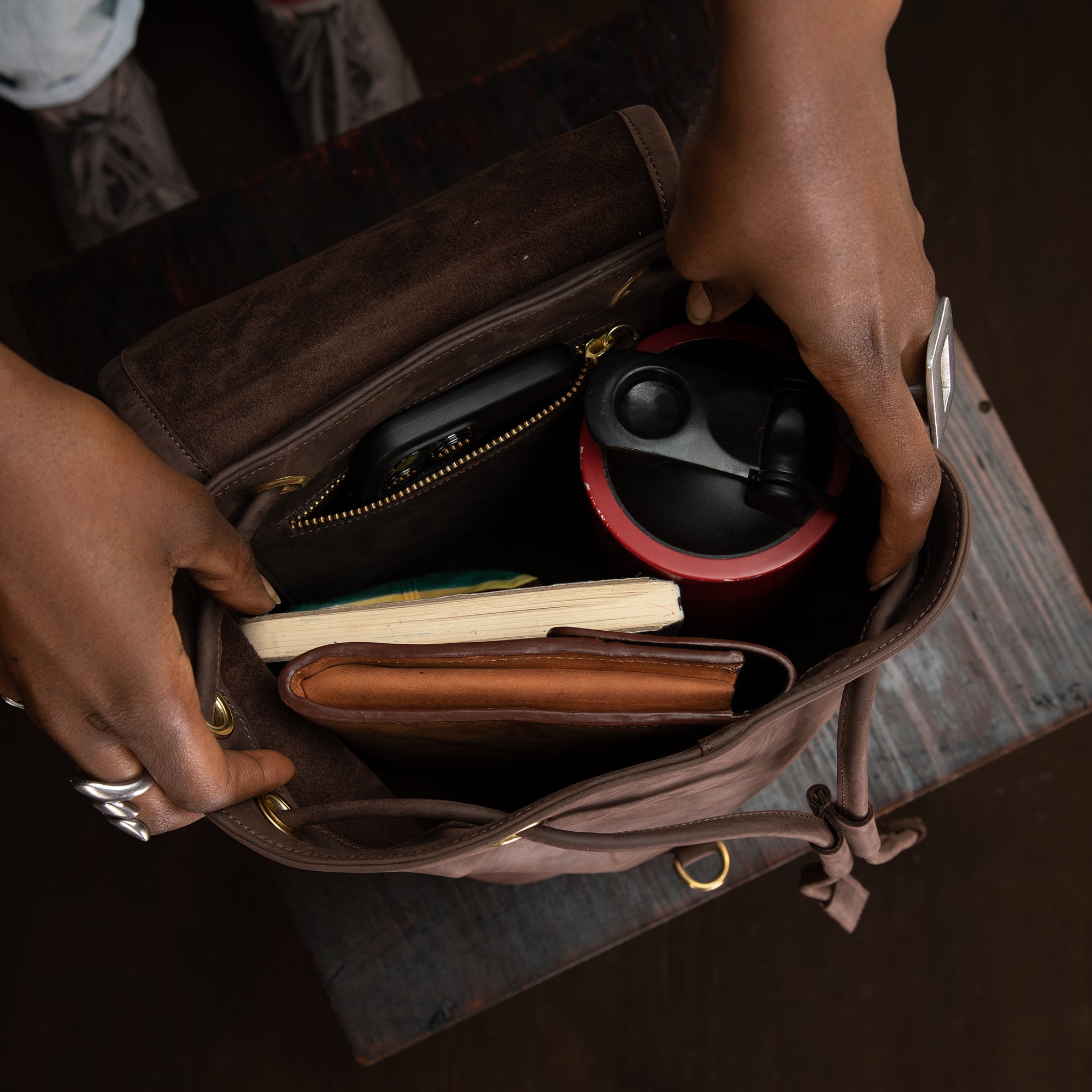 Pull-up Leather Cecilia Backpack - Sandstorm Kenya (KE)