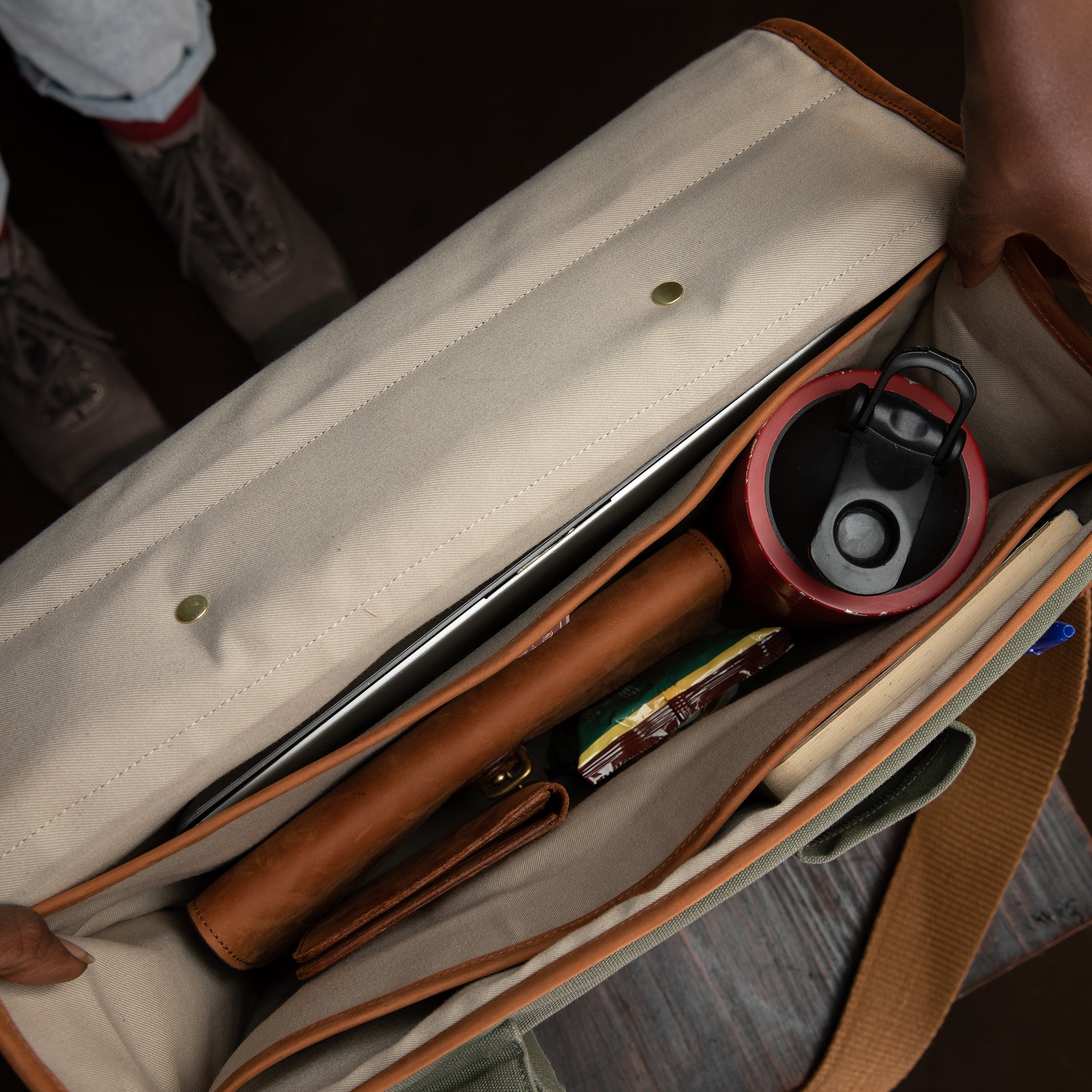Canvas Executive Briefcase - Sandstorm Kenya (KE)