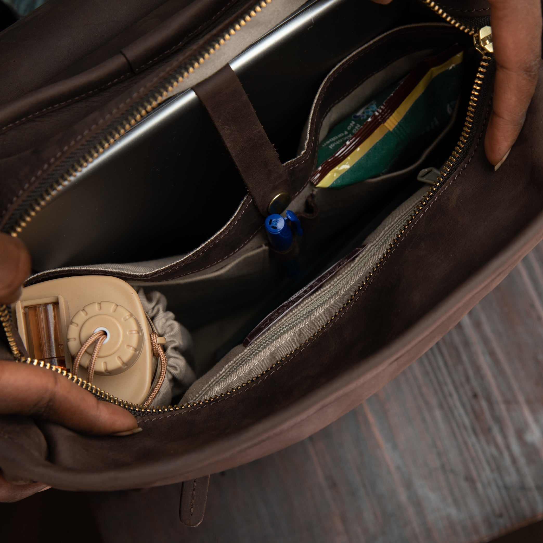 Pull-up Leather Keziah Backpack - Sandstorm Kenya (KE)