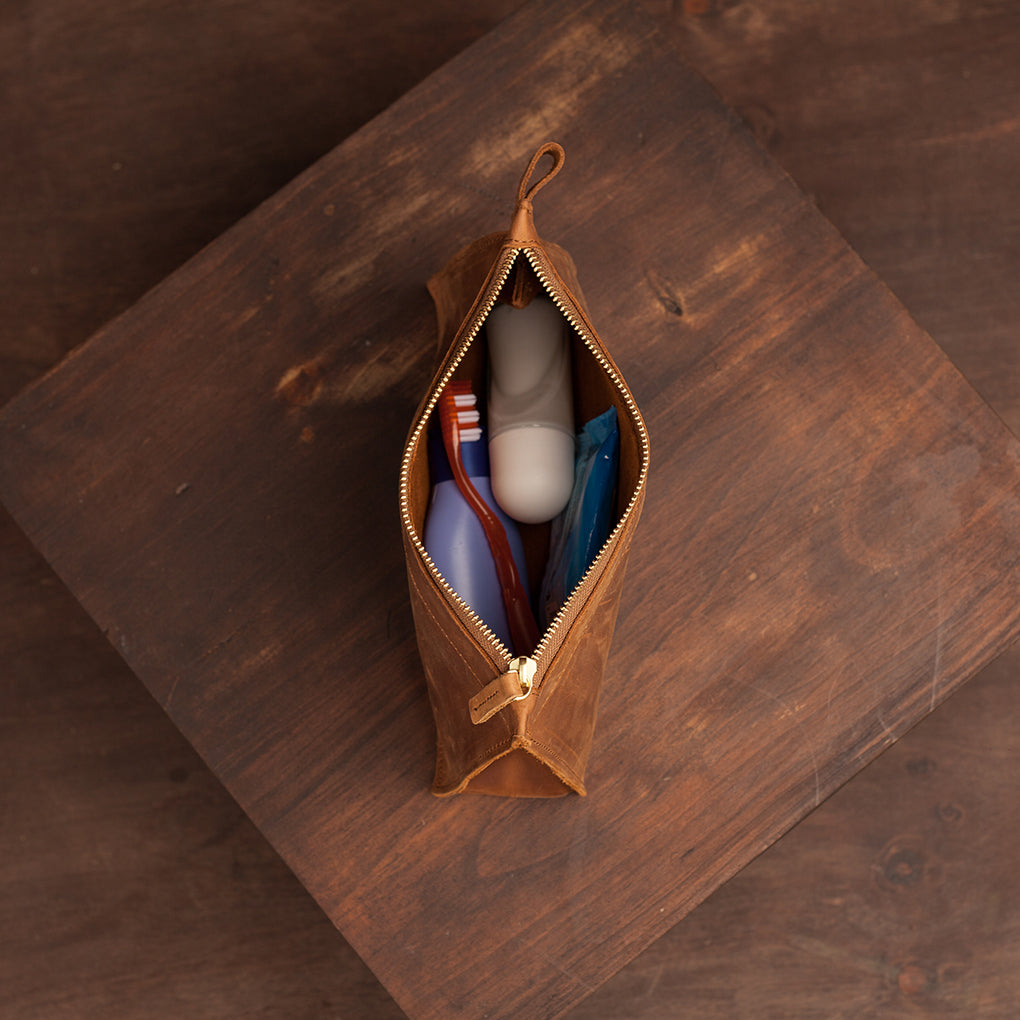 Pull-up Leather Agnes Pouch - Sandstorm Kenya (KE)