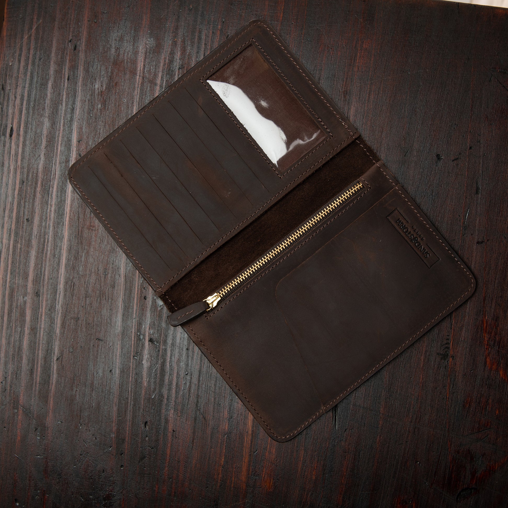 Pull-up Leather Austine Travel Wallet - Sandstorm Kenya (KE)
