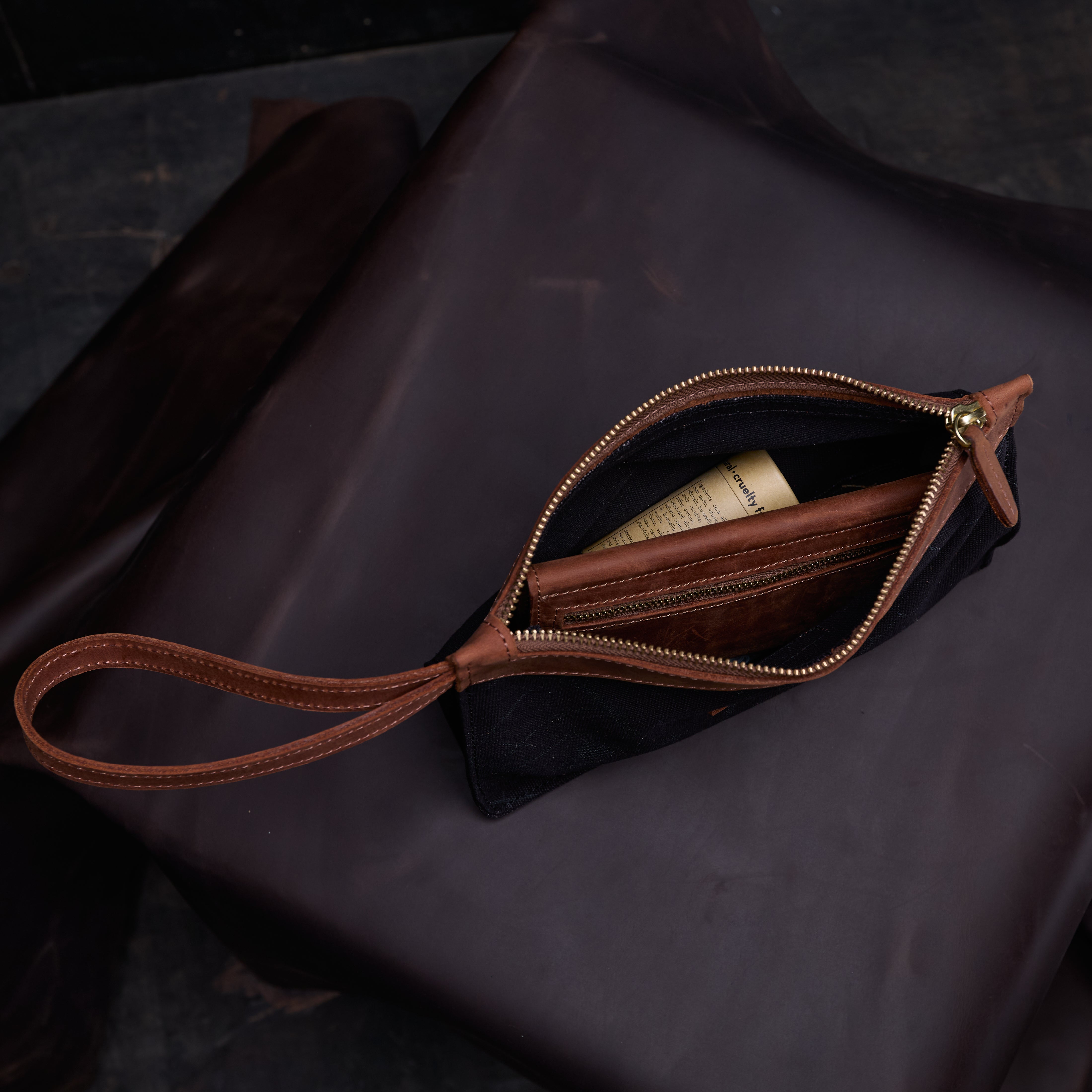 Agnes pouch x Lion Guardian