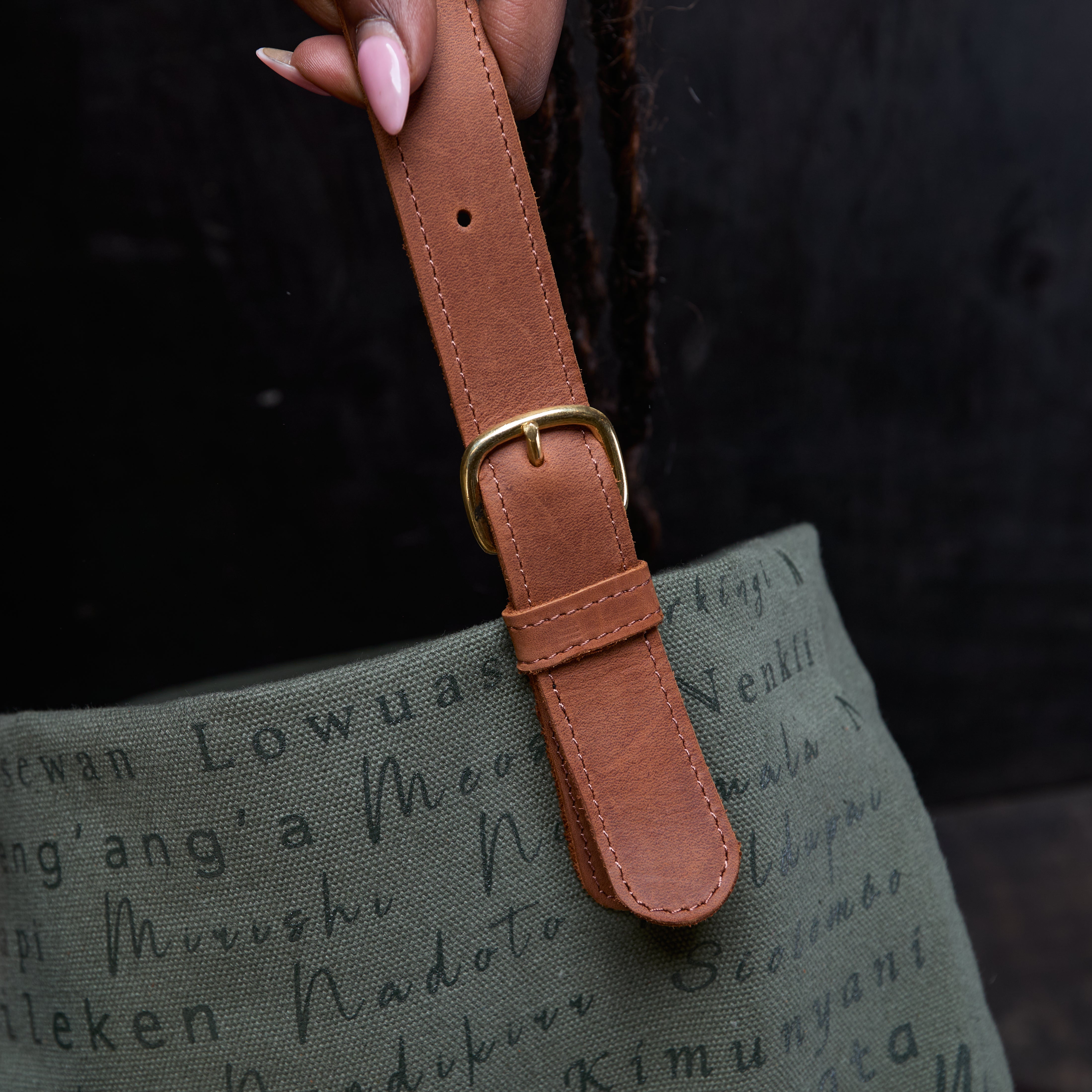 Canvas Metrine Tote x Lion Guardian (Bond)