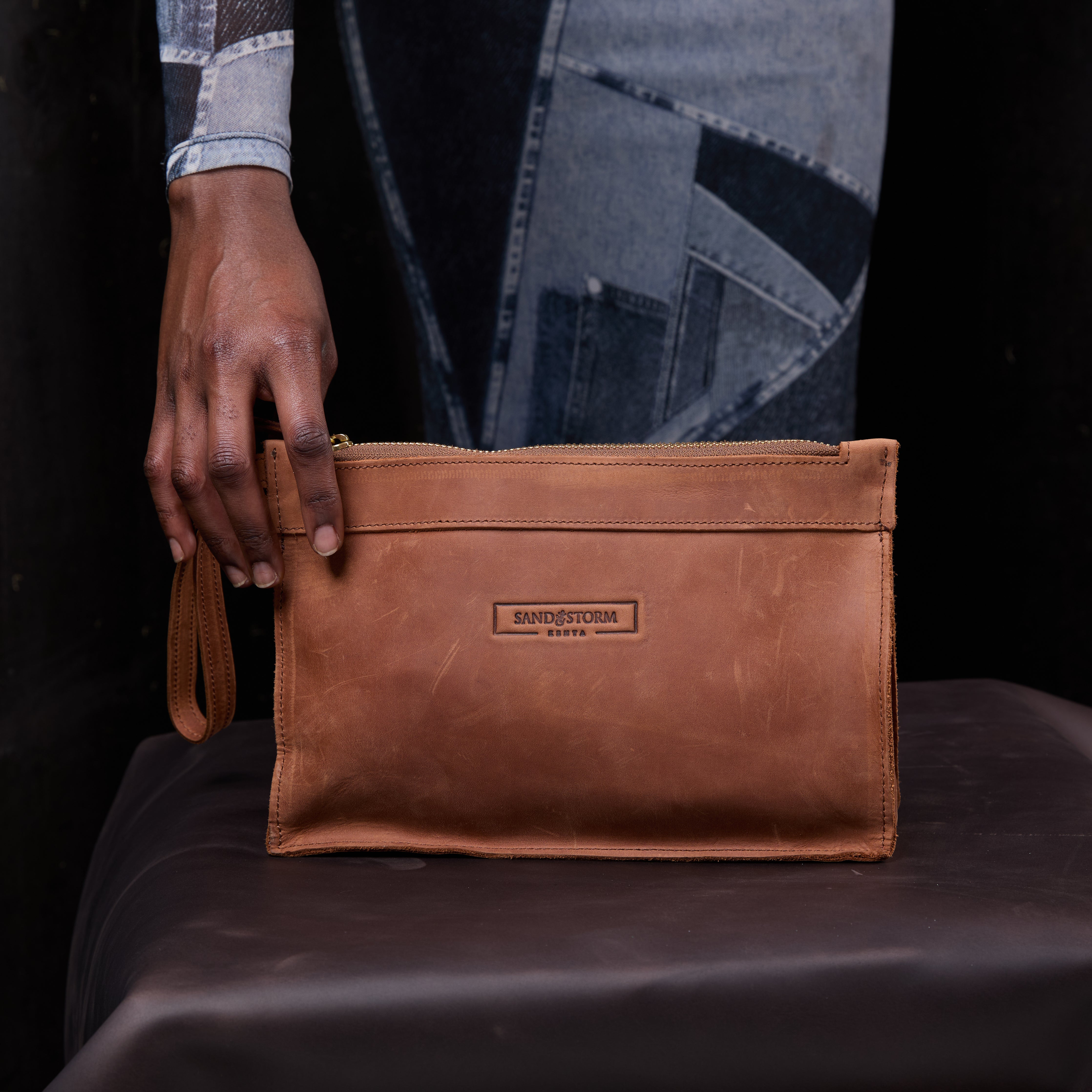 Pull-up Leather Agnes Pouch