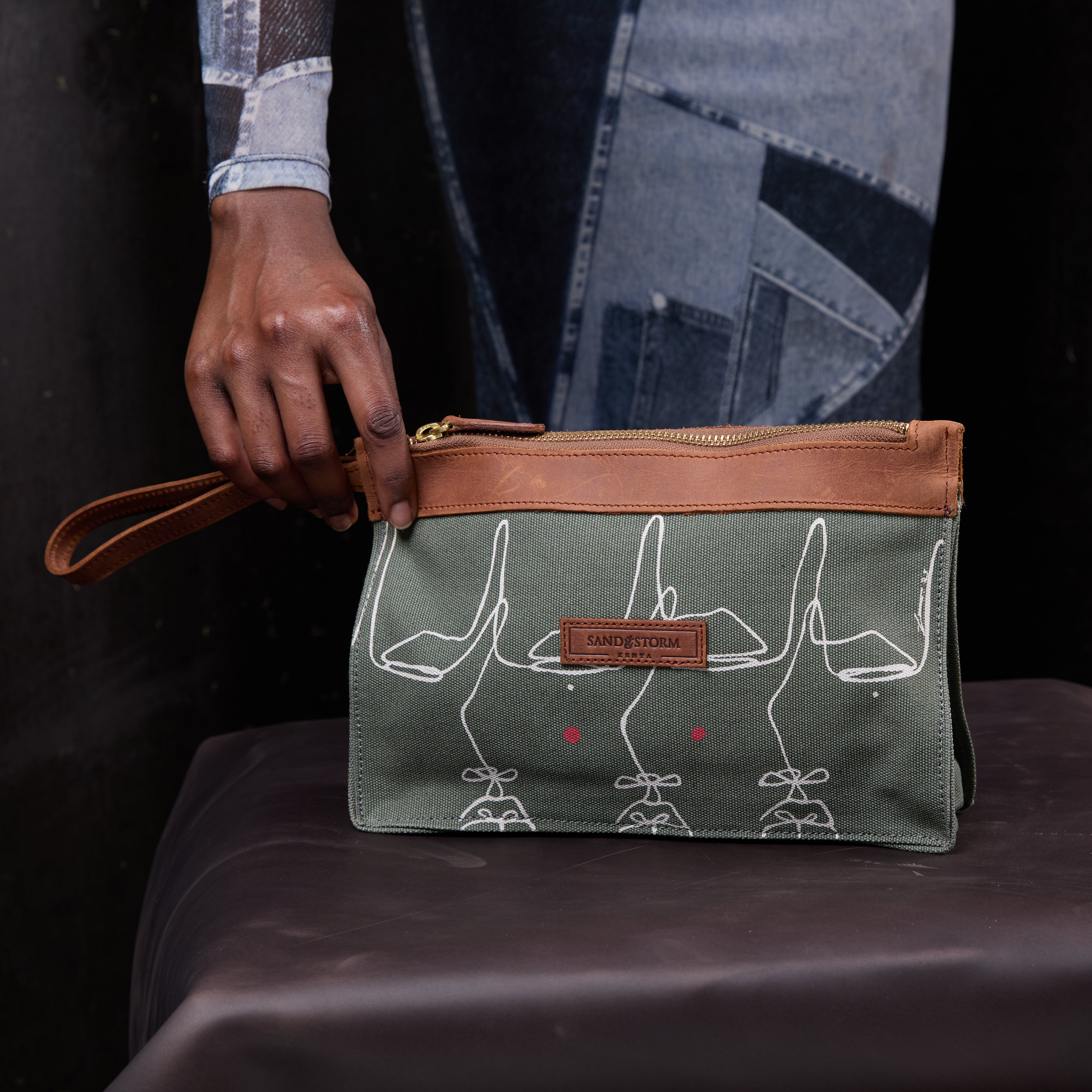Canvas Agnes Pouch Intertwine Print x EndoSquared