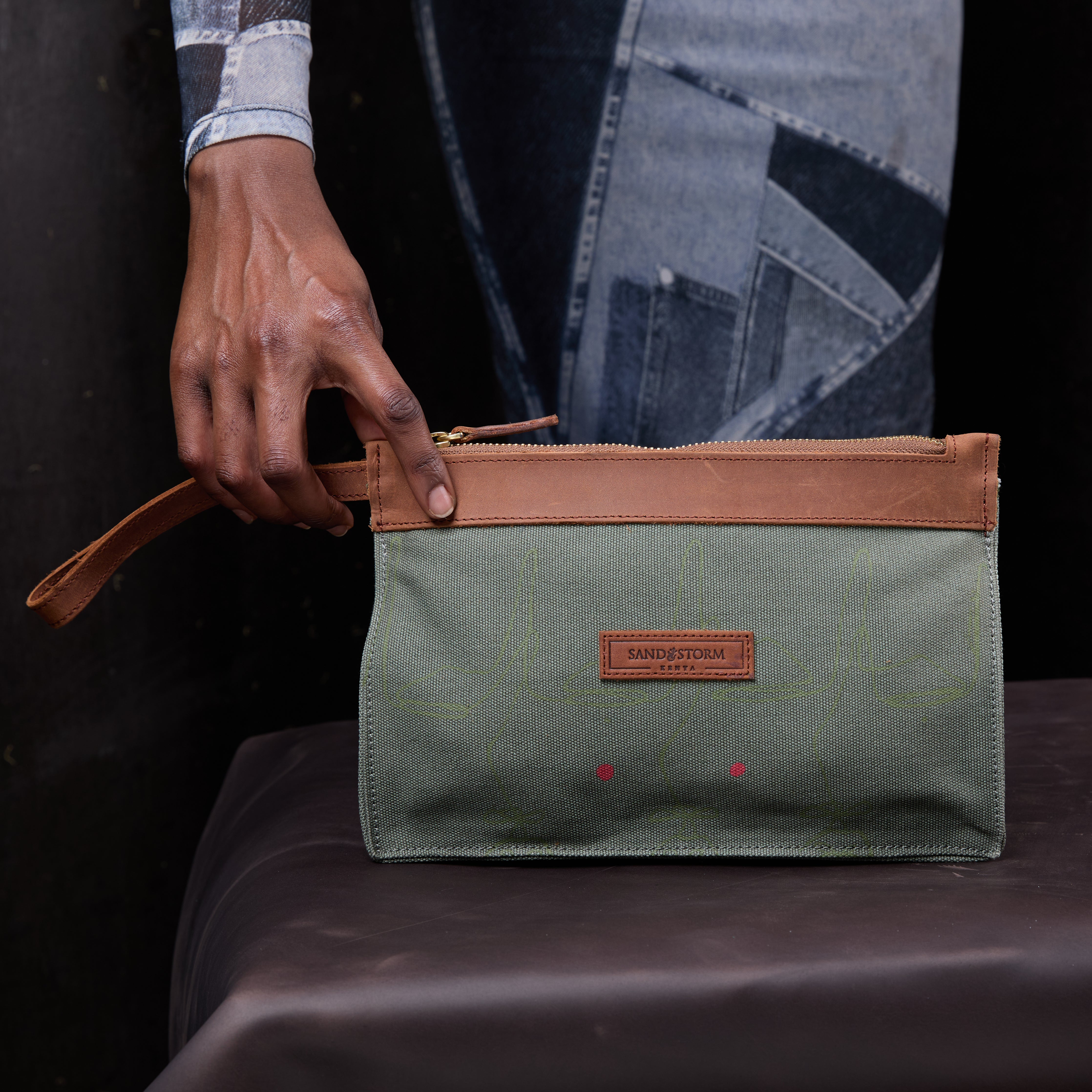 Canvas Agnes Pouch Intertwine Print x EndoSquared