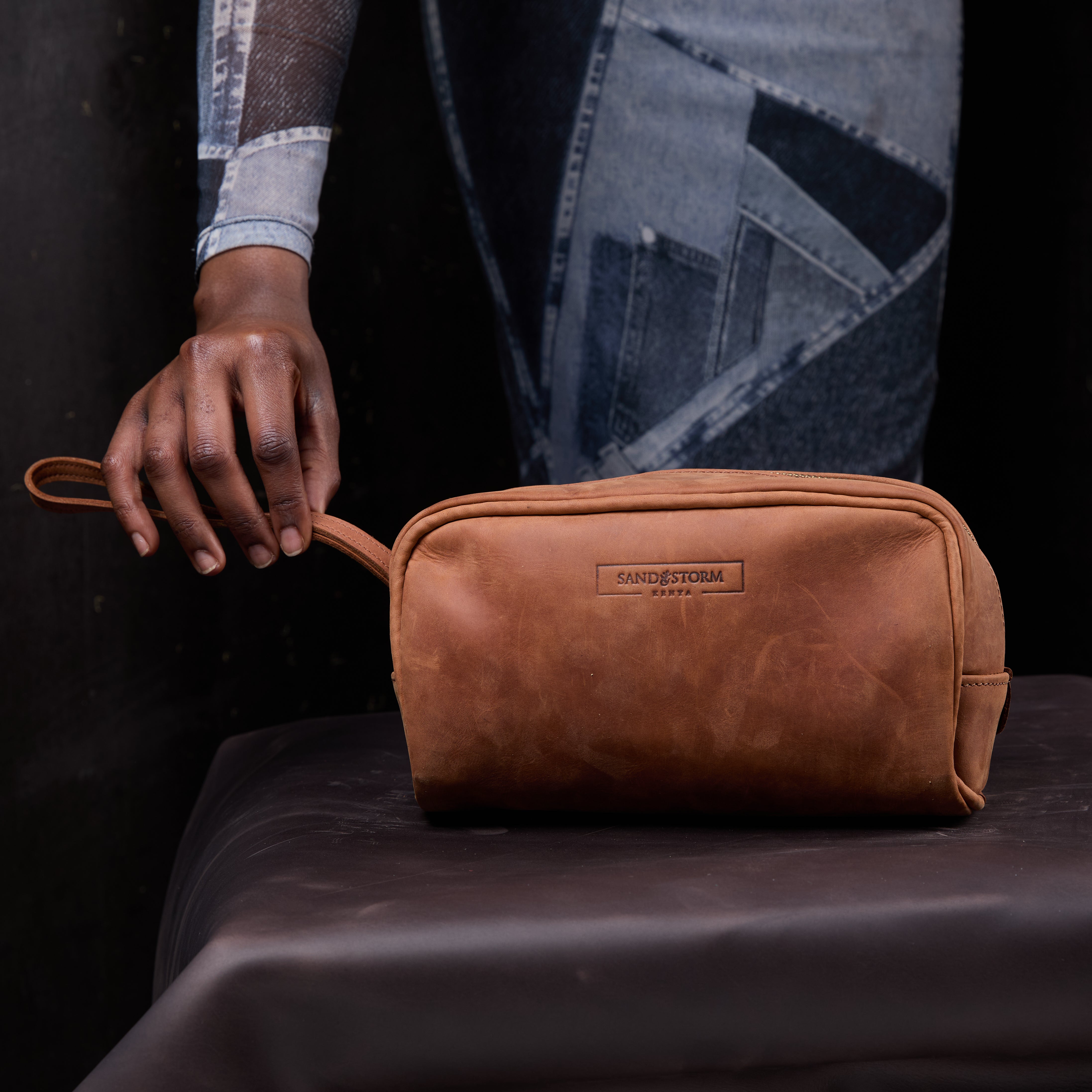 Pull-up Leather Weekend Washbag