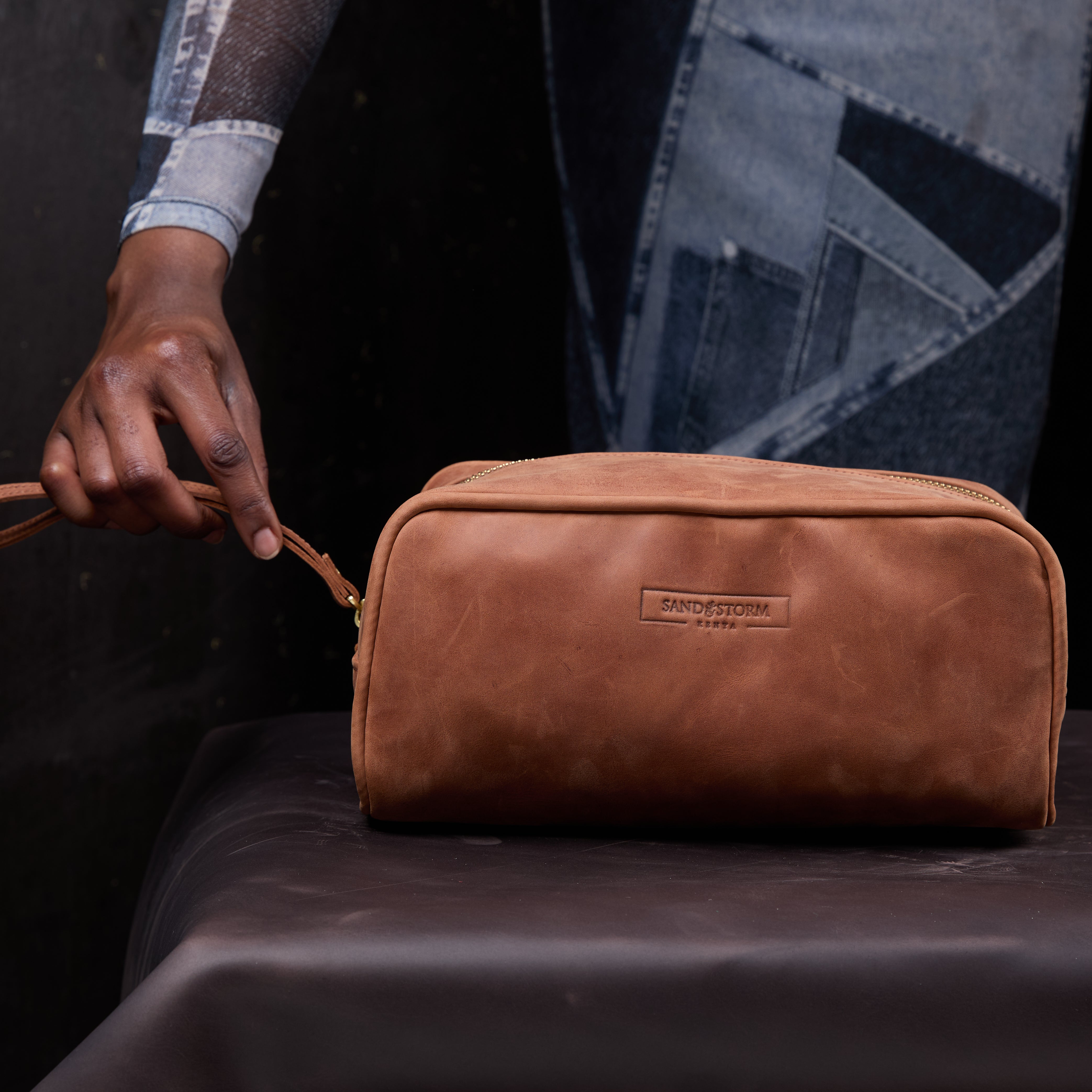 Pull-up Leather Weekend Washbag