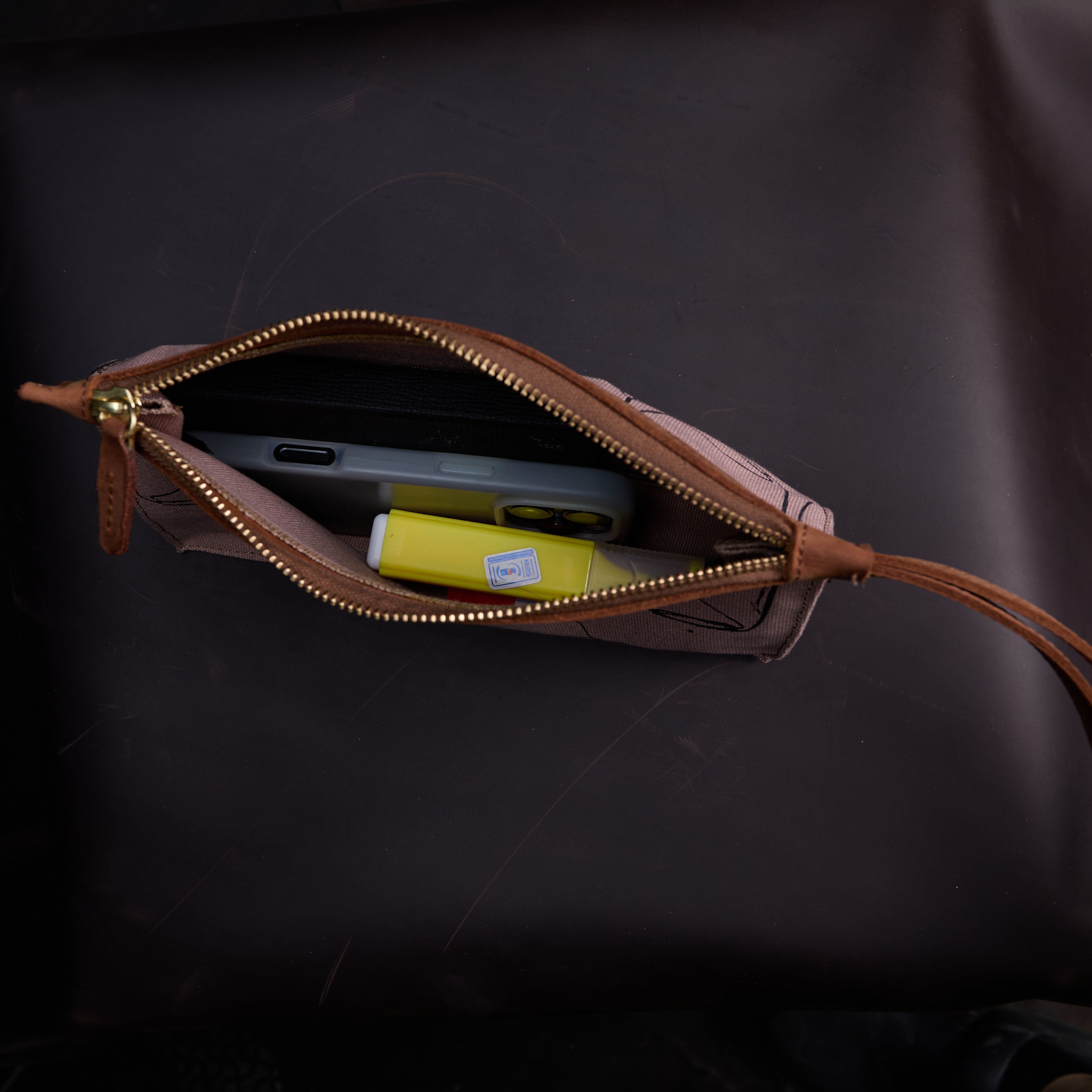 Canvas Agnes Pouch Intertwine Print x EndoSquared