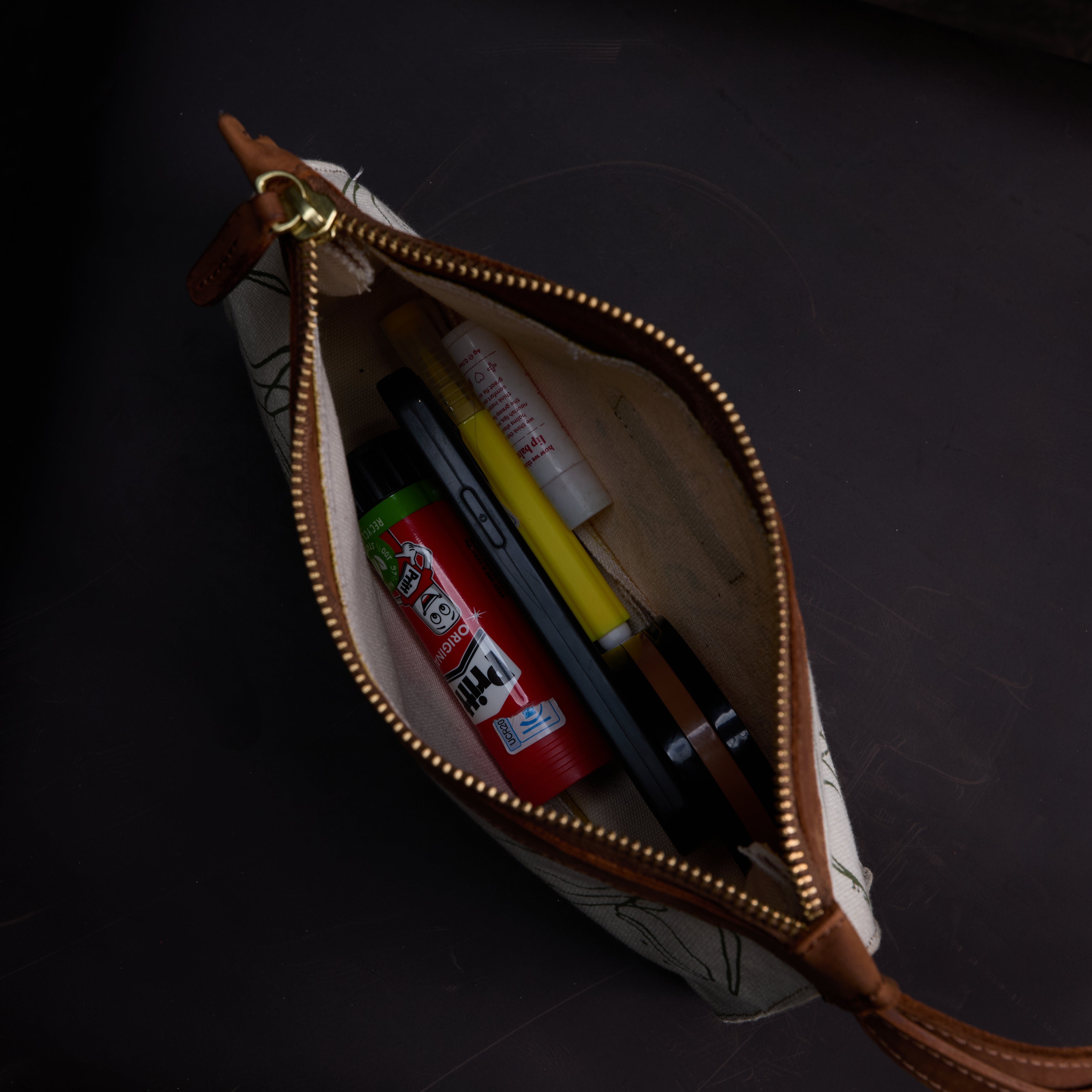 Canvas Agnes Pouch Intertwine Print x EndoSquared
