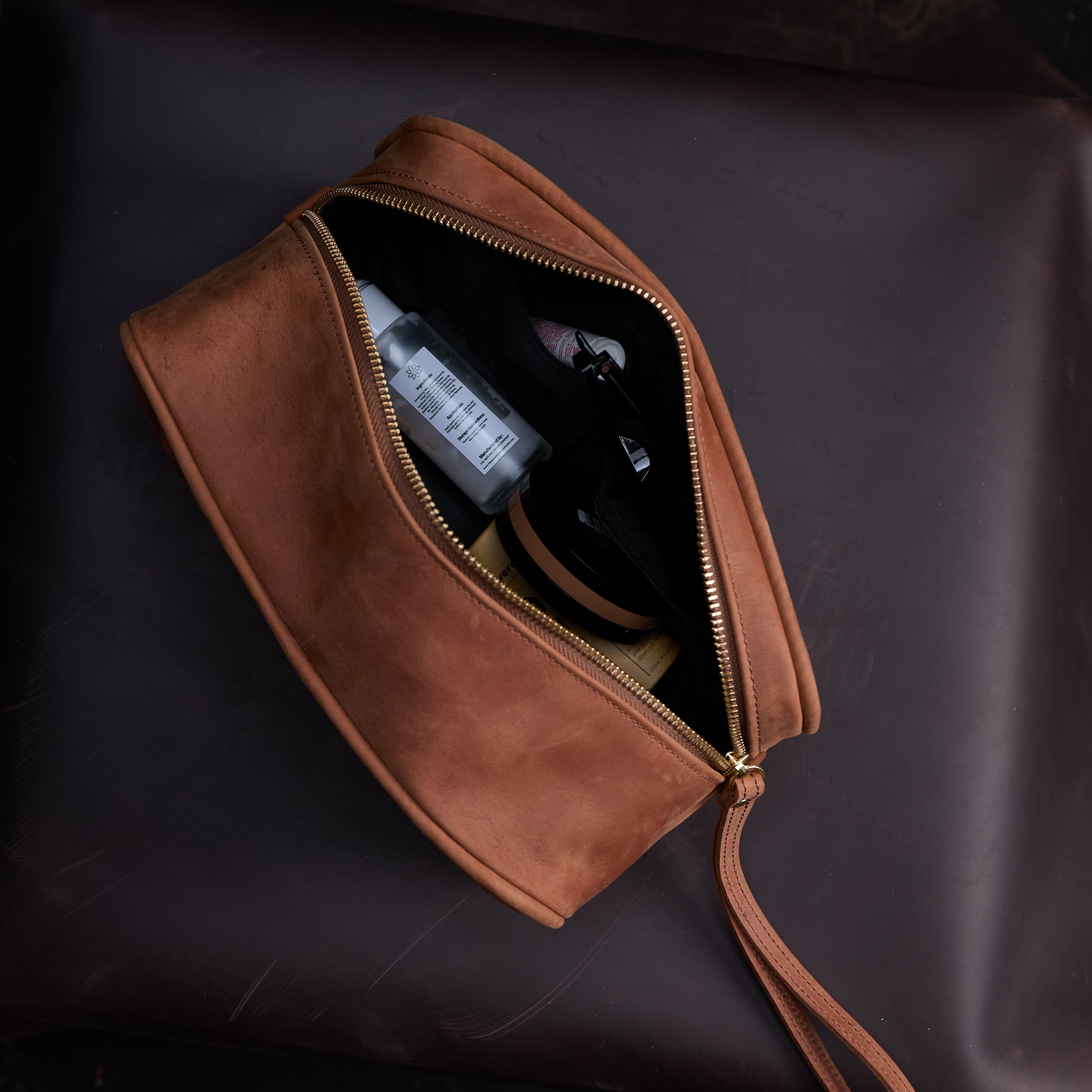 Pull-up Leather Weekend Washbag